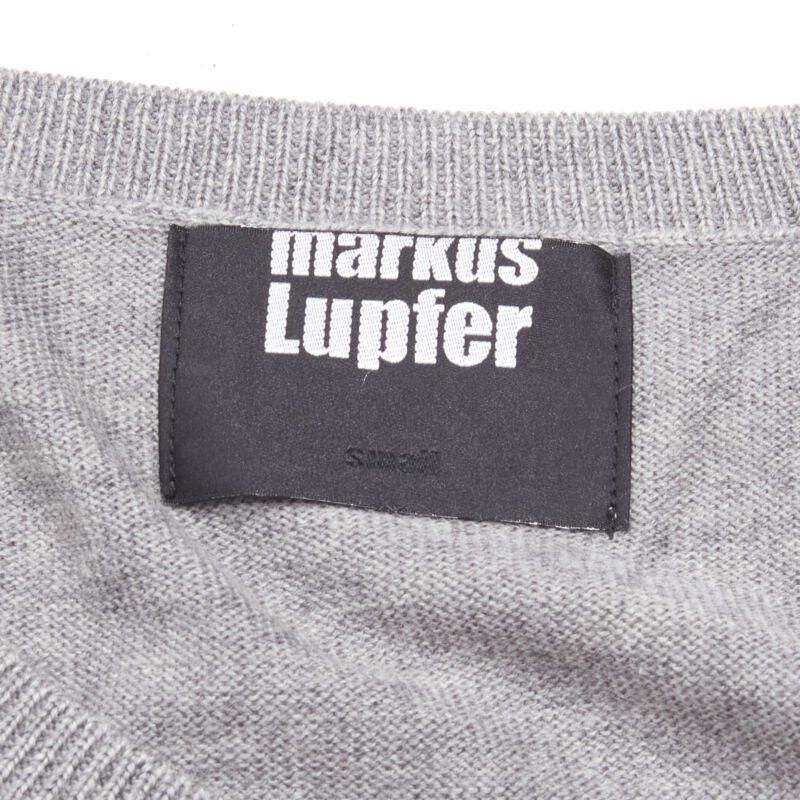 Markus Lupfer MARKUS LUPFER grey knit red lips sequins sweater S Size S / US 4 / IT 40 - 9 Thumbnail