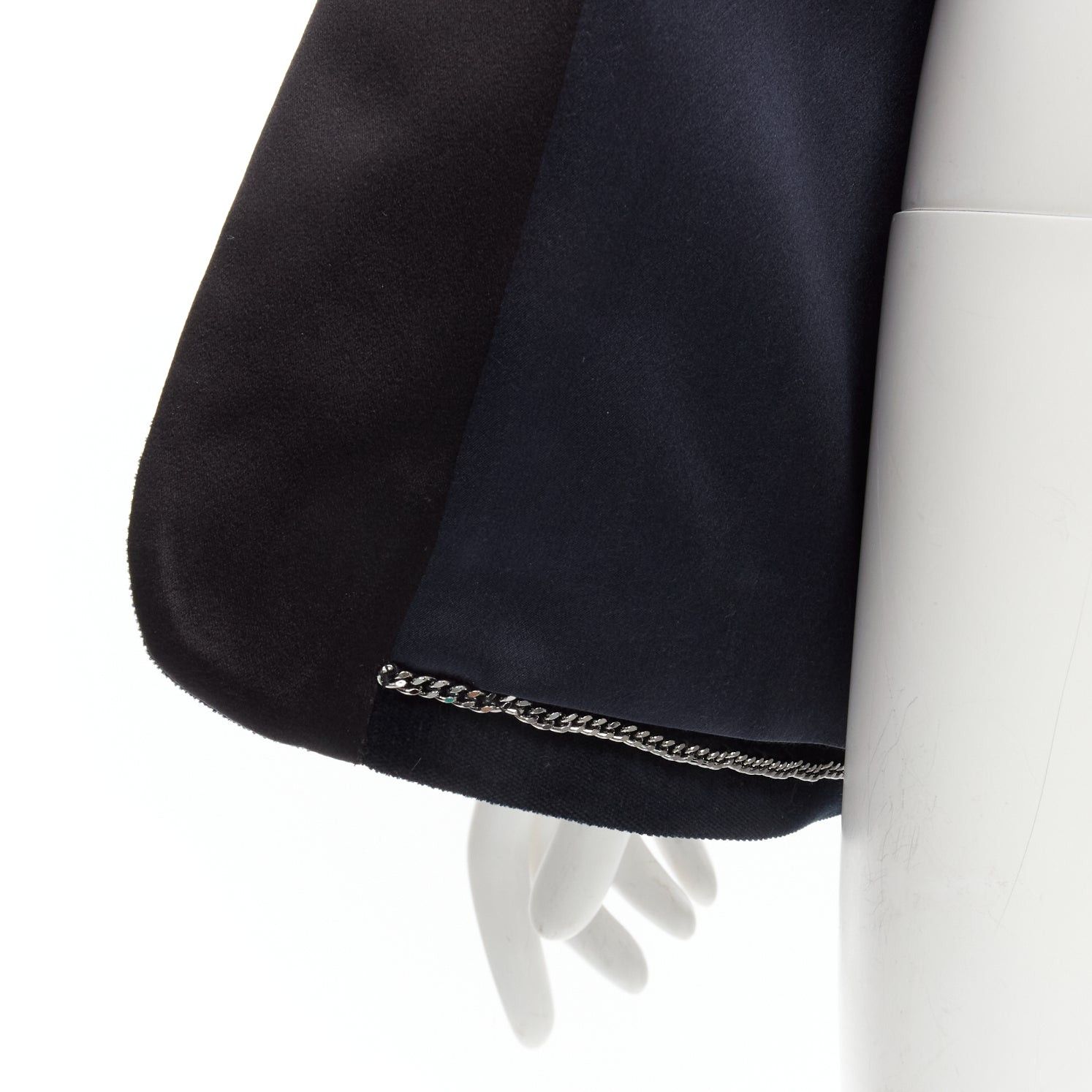 Chanel CHANEL 18A Paris Hamburg Metier D'art navy velvet satin lapel tuxedo blazer FR46 Size XL / US 12-14 / IT 48-50 - 14 Thumbnail