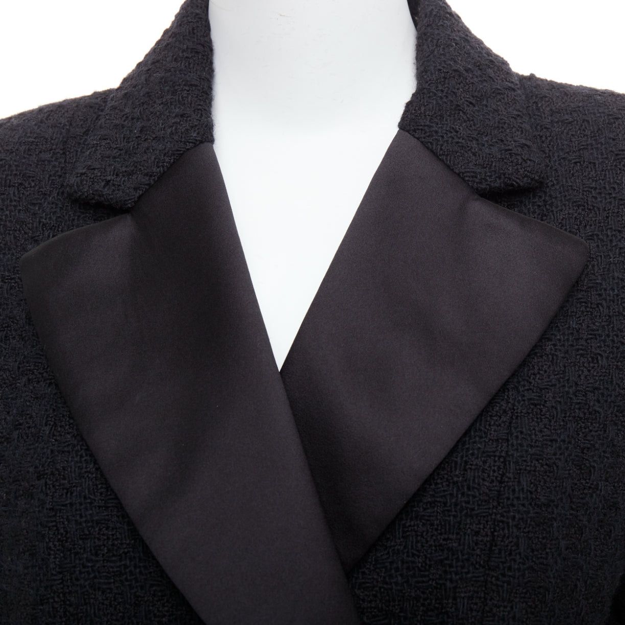 Chanel CHANEL 17A Runway Paris Cosmopolite black tweed double breasted tuxedo jacket FR44 Size XL / US 12-14 / IT 48-50 - 11 Thumbnail