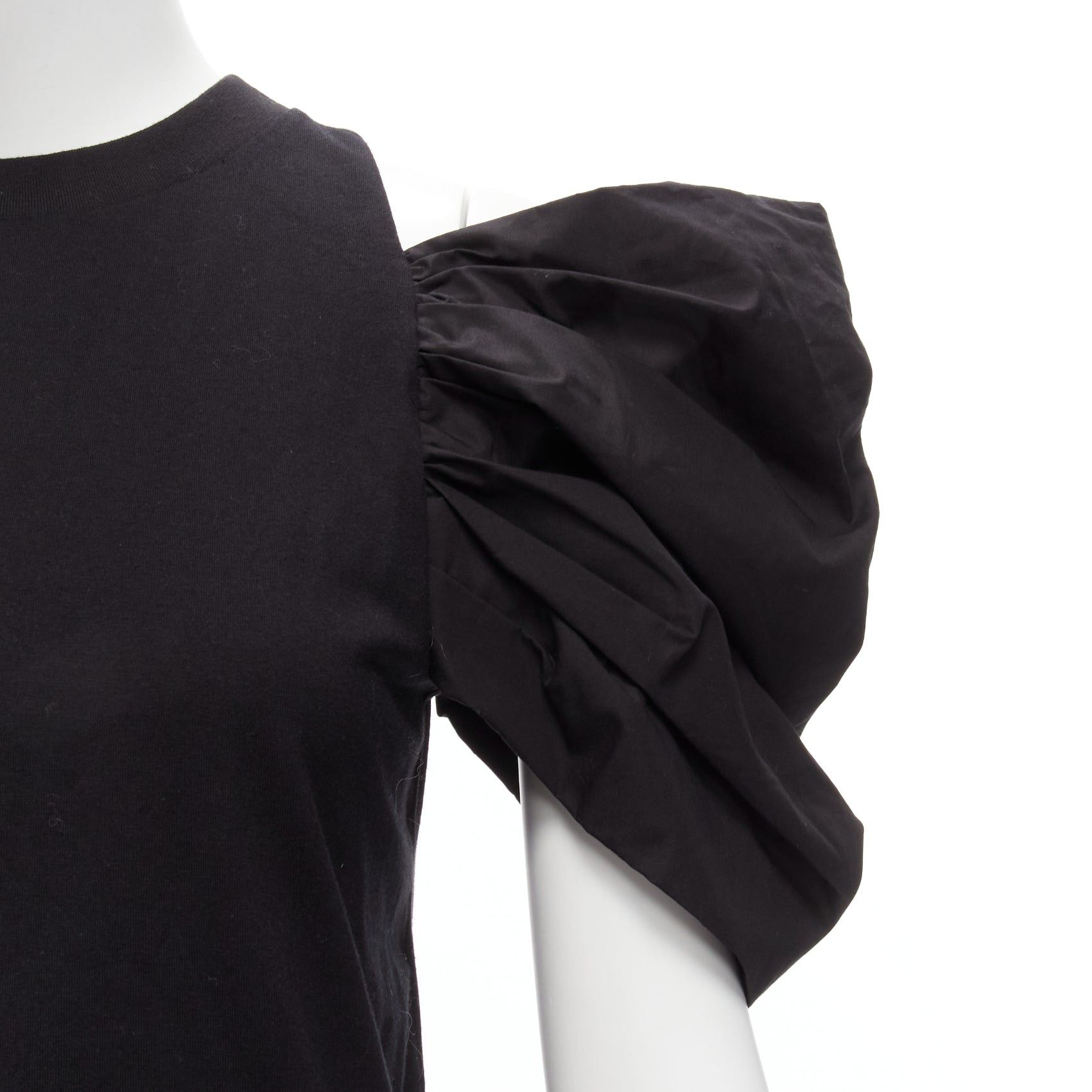 Alexander McQueen new ALEXANDER MCQUEEN 2021 black cotton cold shoulder puff sleeves embroidered logo top IT38 XS Size XS / US 0-2 / IT 36-38 - 2 Thumbnail