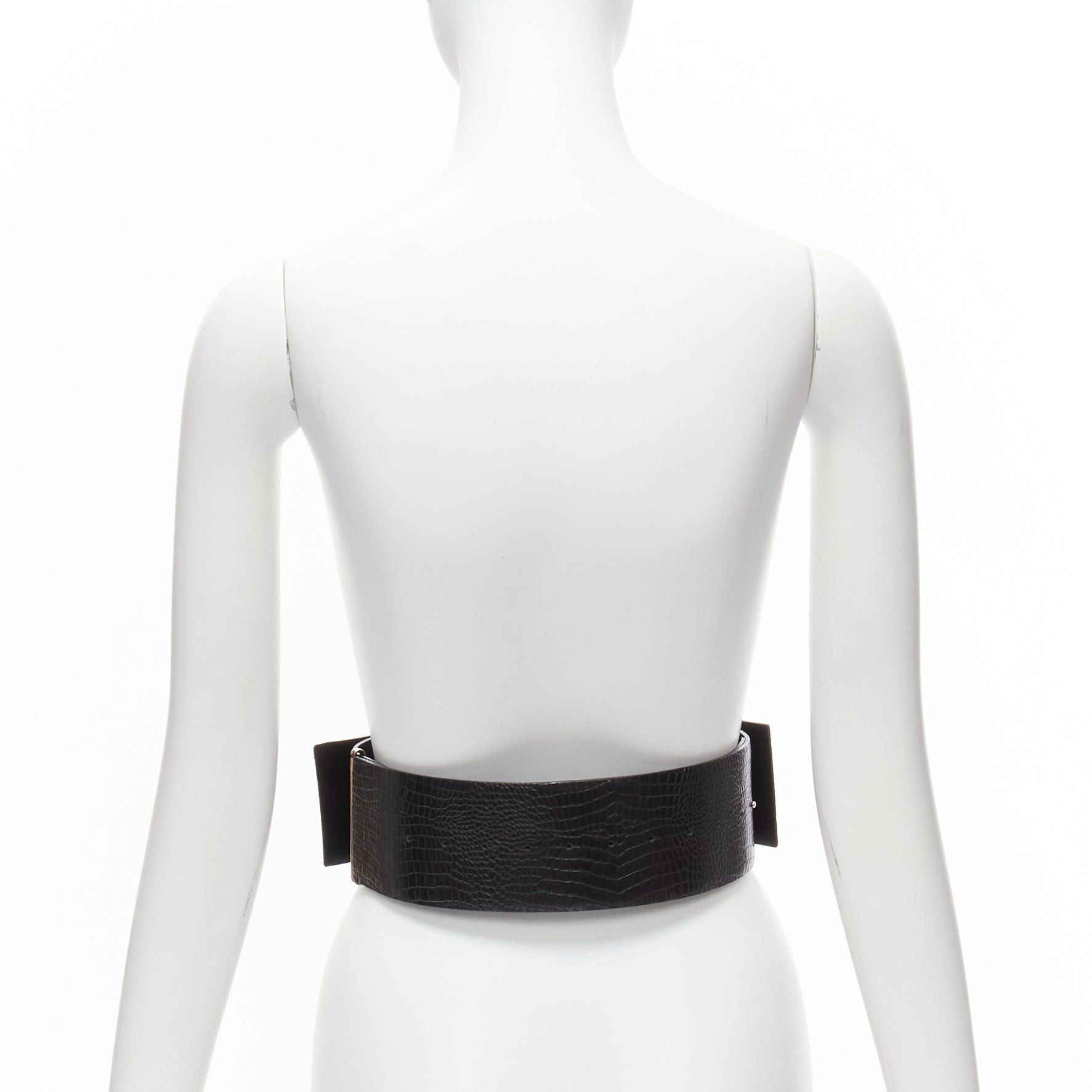 Toga TOGA ARCHIVES black wide embossed leather buckle statement belt Size ONE SIZE - 5 Thumbnail