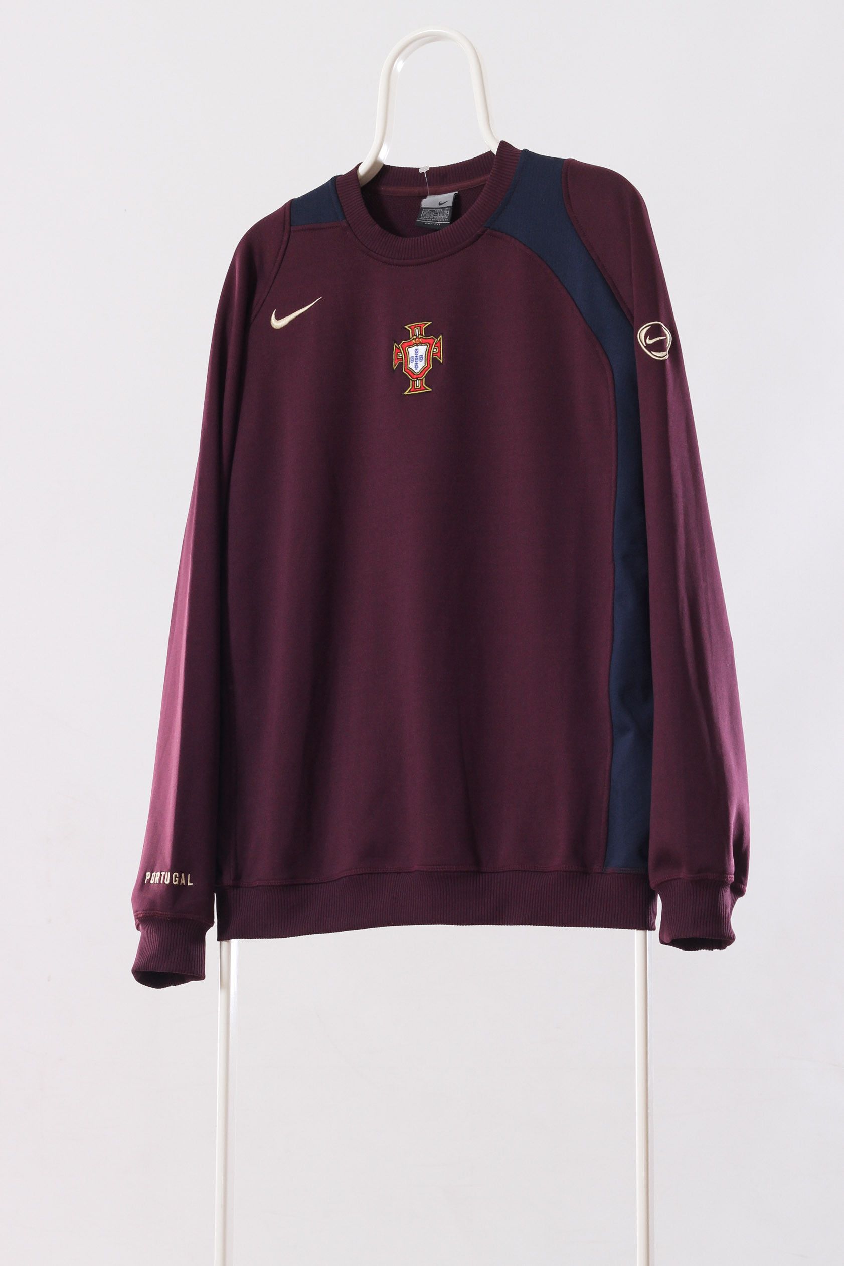 A1120SW - Vintage Mens NIKE PORTUGAL Football Sweatshirt Crew Neck
