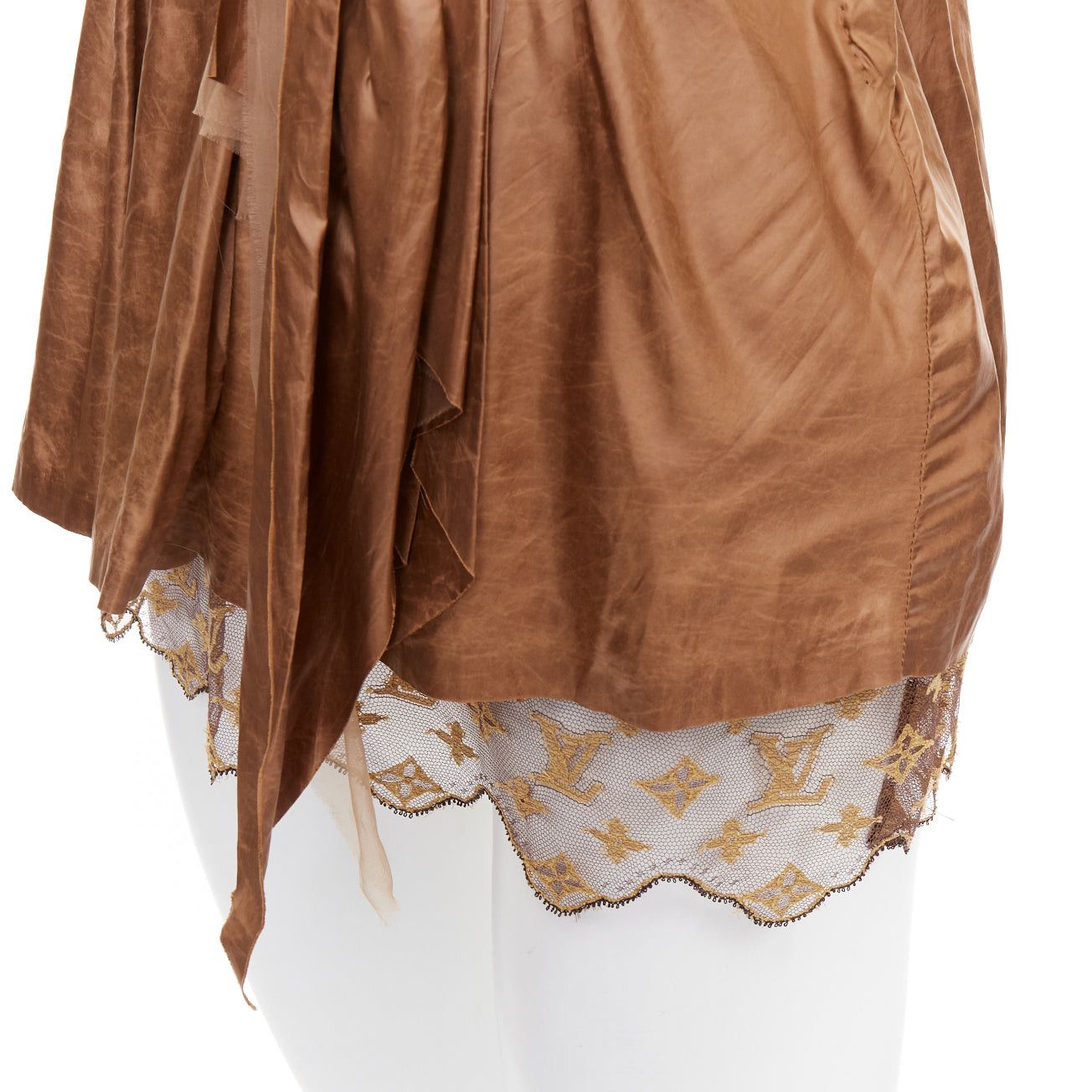 Louis Vuitton LOUIS VUITTON Marc Jacobs bronze monogram silk lace rosette wrap top FR38 M Size M / US 6-8 / IT 42-44 - 2 Thumbnail