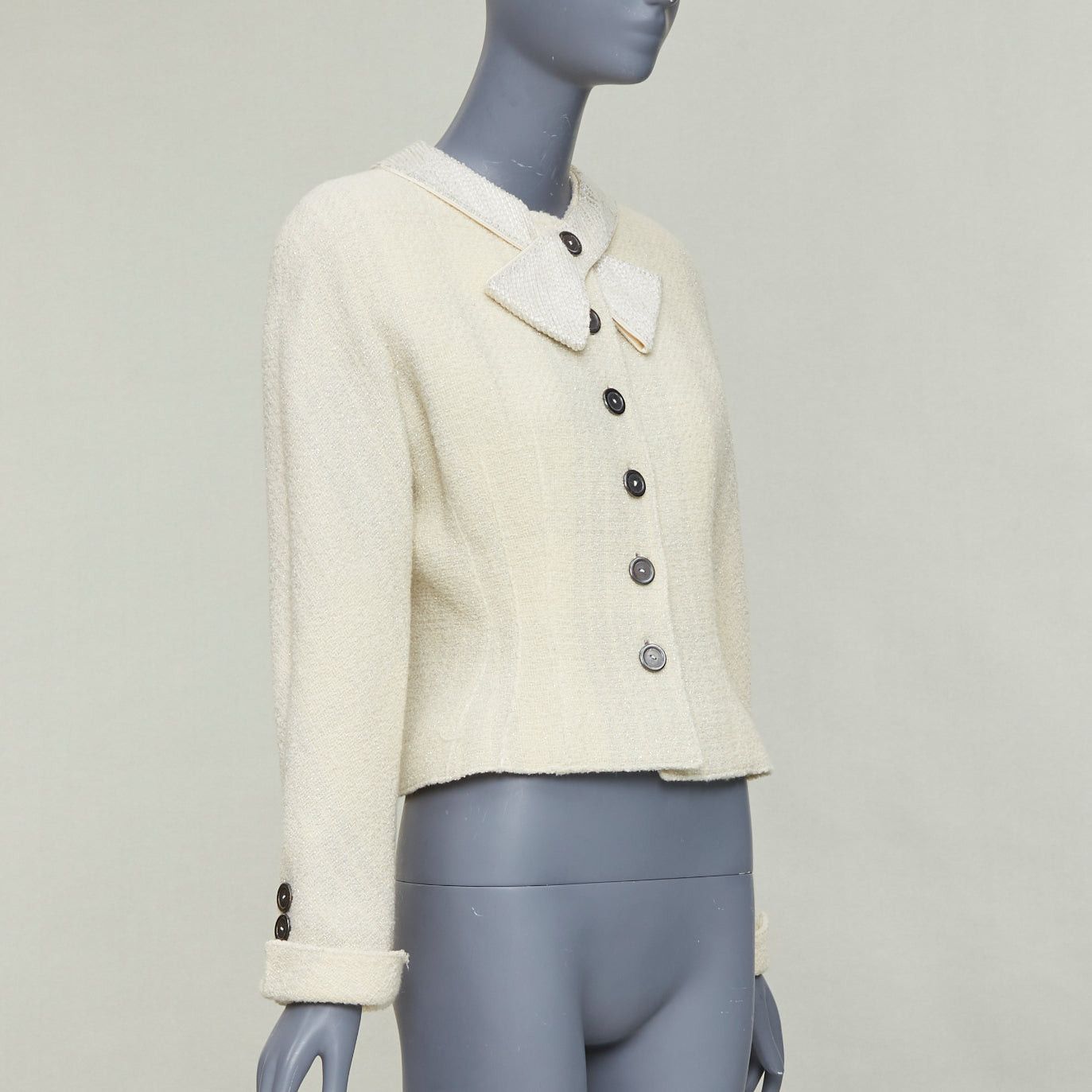 Valentino VALENTINO BOUTIQUE Vintage cream wool tweed beaded collar contour bar jacket US8 Size M / US 6-8 / IT 42-44 - 4 Thumbnail
