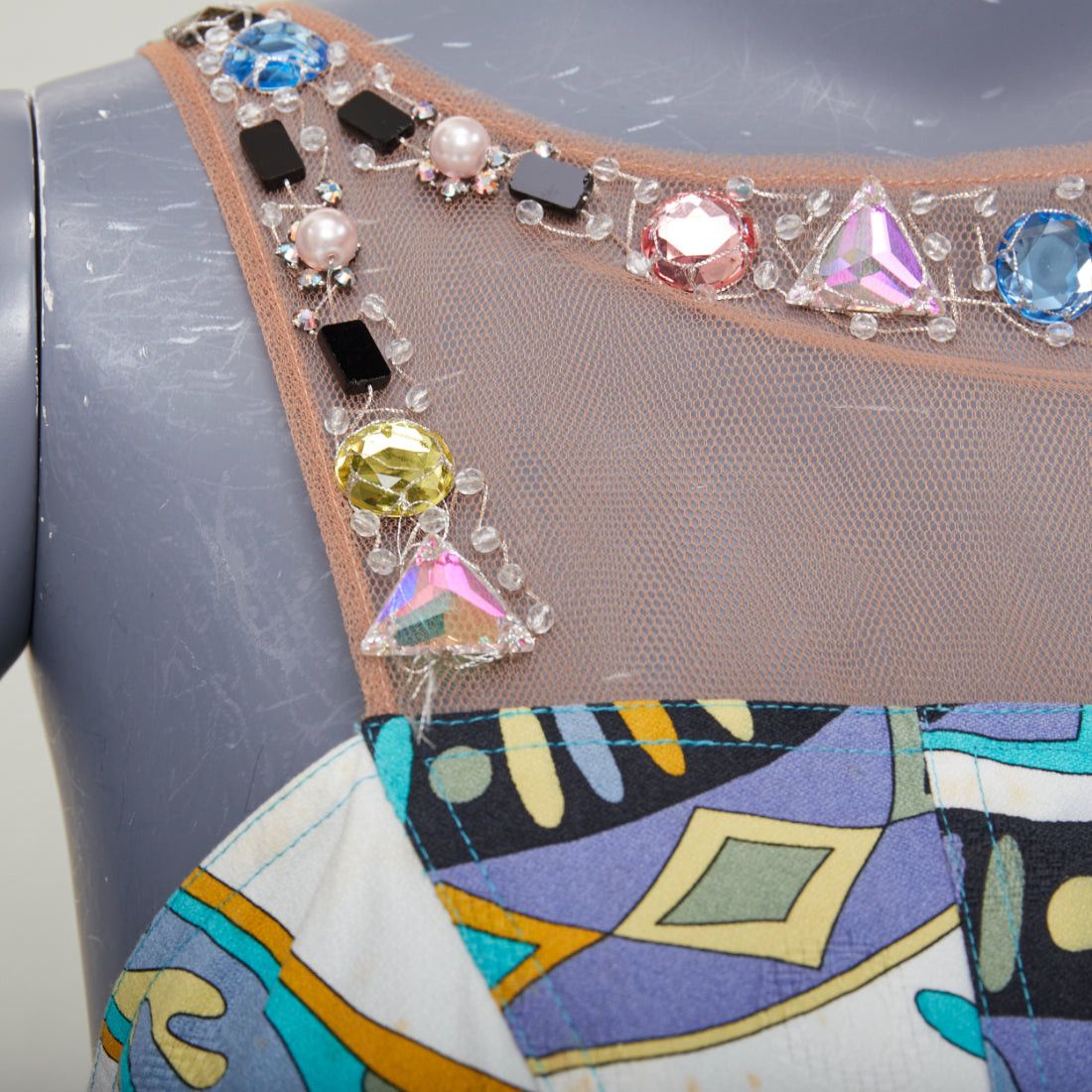 Emilio Pucci EMILIO PUCCI Vintage crystal rhinestone mesh collar signature graphic print dress IT40 M Size S / US 4 / IT 40 - 2 Thumbnail
