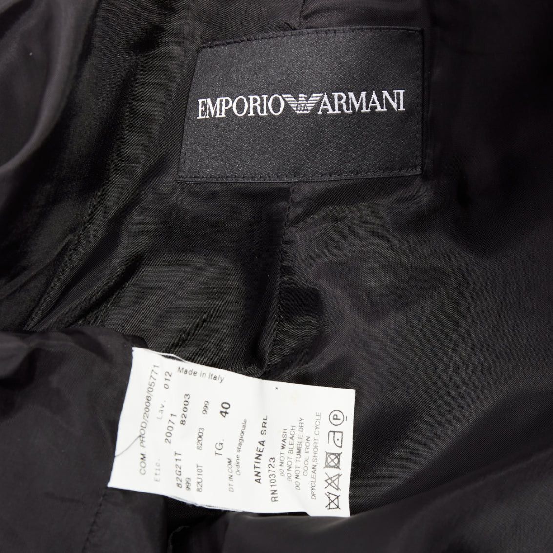 Emporio Armani EMPORIO ARMANI black satin peak lapel cropped tuxedo blazer IT40 S Size S / US 4 / IT 40 - 8 Thumbnail