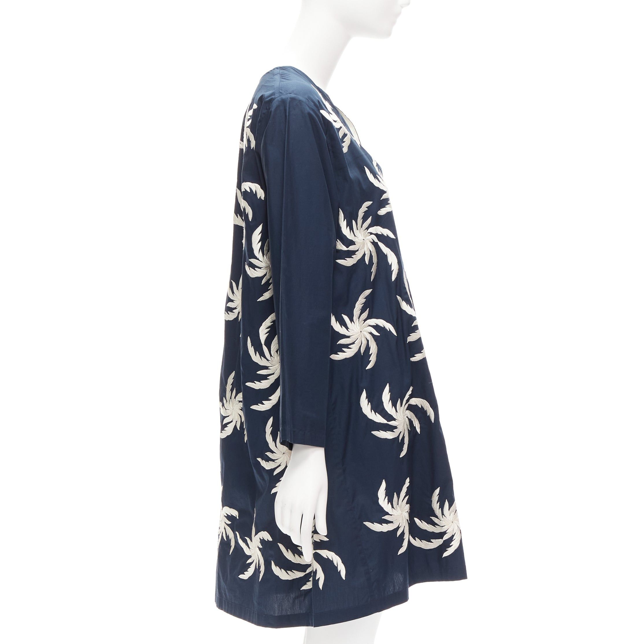 Dries Van Noten DRIES VAN NOTEN navy white 100% cotton floral embroidery boxy dress XS Size S / US 4 / IT 40 - 4 Thumbnail