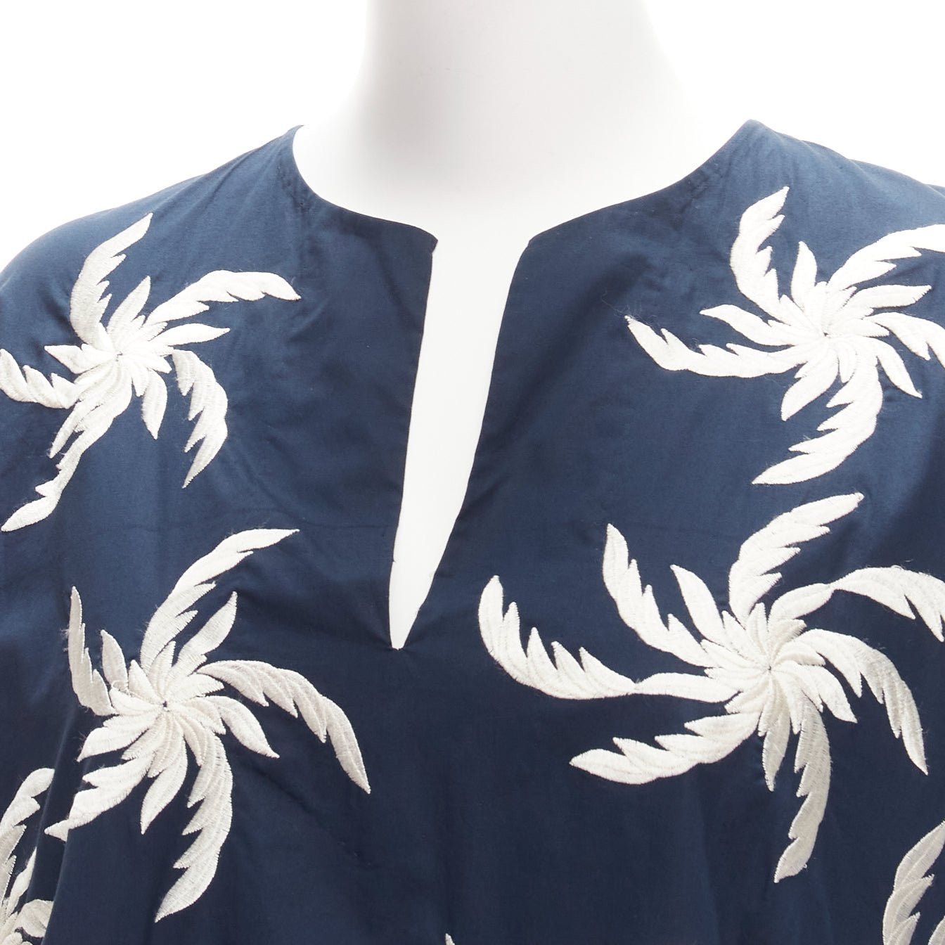 Dries Van Noten DRIES VAN NOTEN navy white 100% cotton floral embroidery boxy dress XS Size S / US 4 / IT 40 - 2 Thumbnail