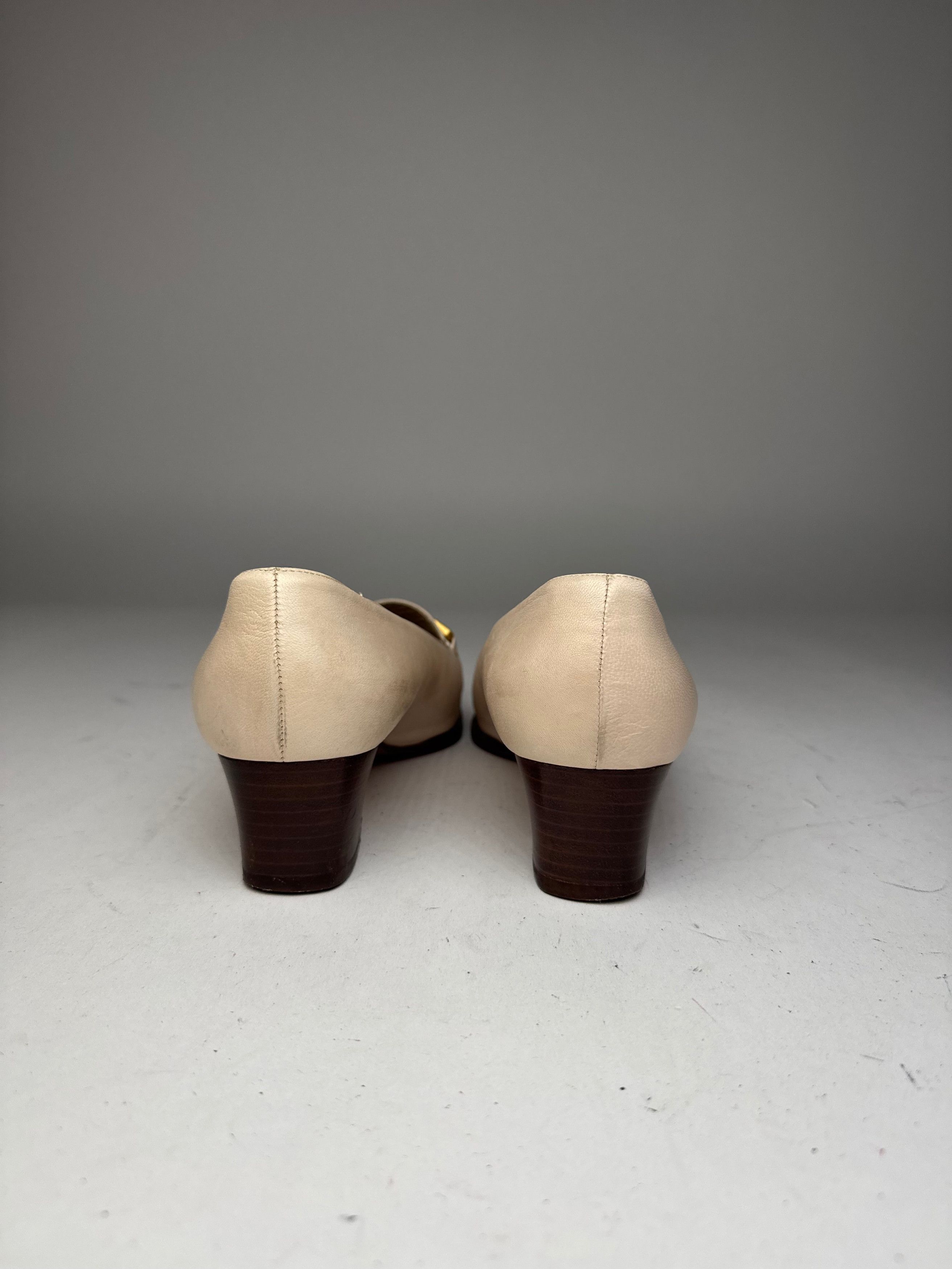 Gucci Vintage Leather Bamboo Pumps 36,5 Beige Black Size US 5 / IT 35 - 6 Thumbnail
