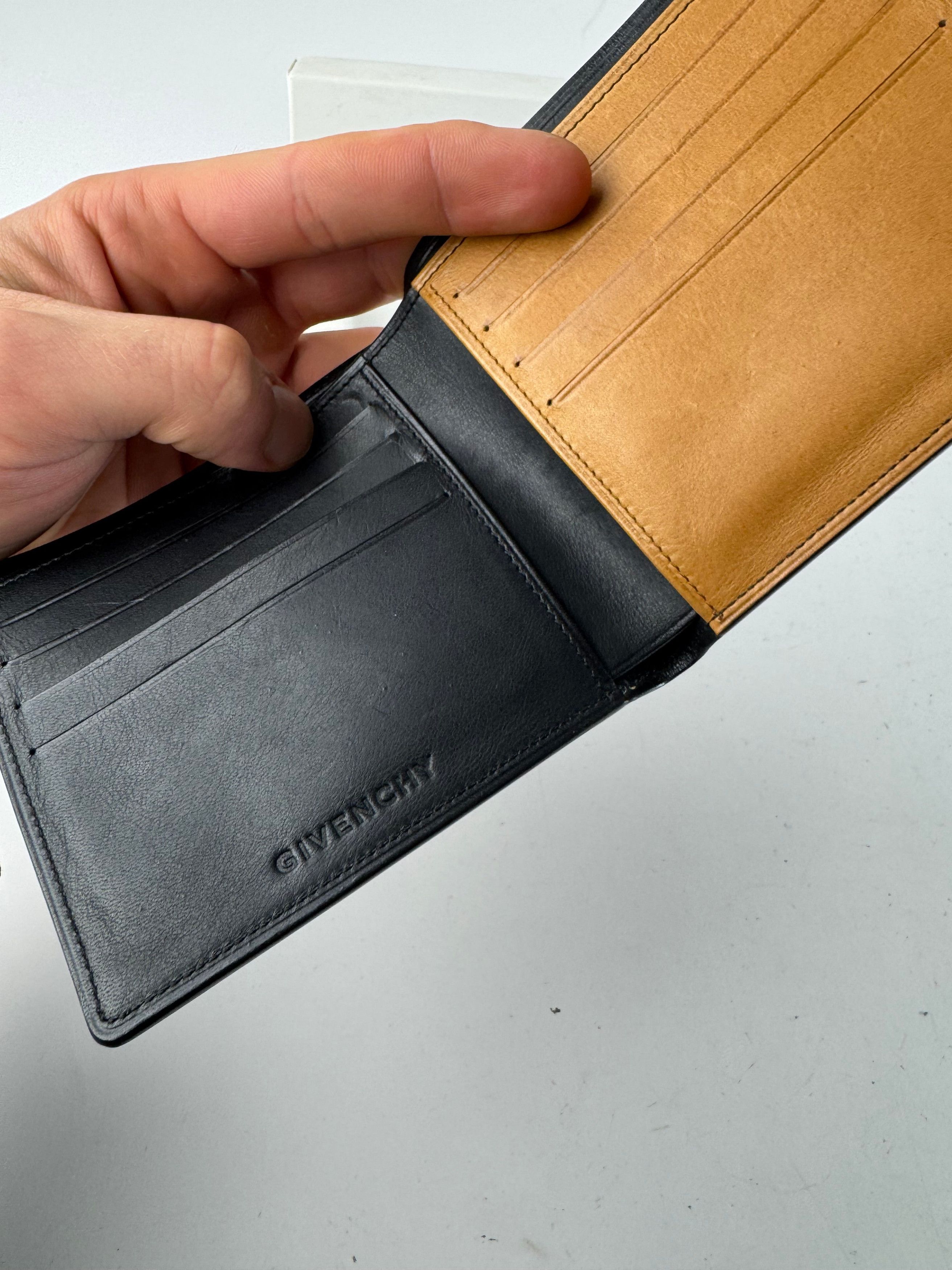 Givenchy Vintage Flapable Leather Card Holder / Wallet black Size ONE SIZE - 6 Thumbnail