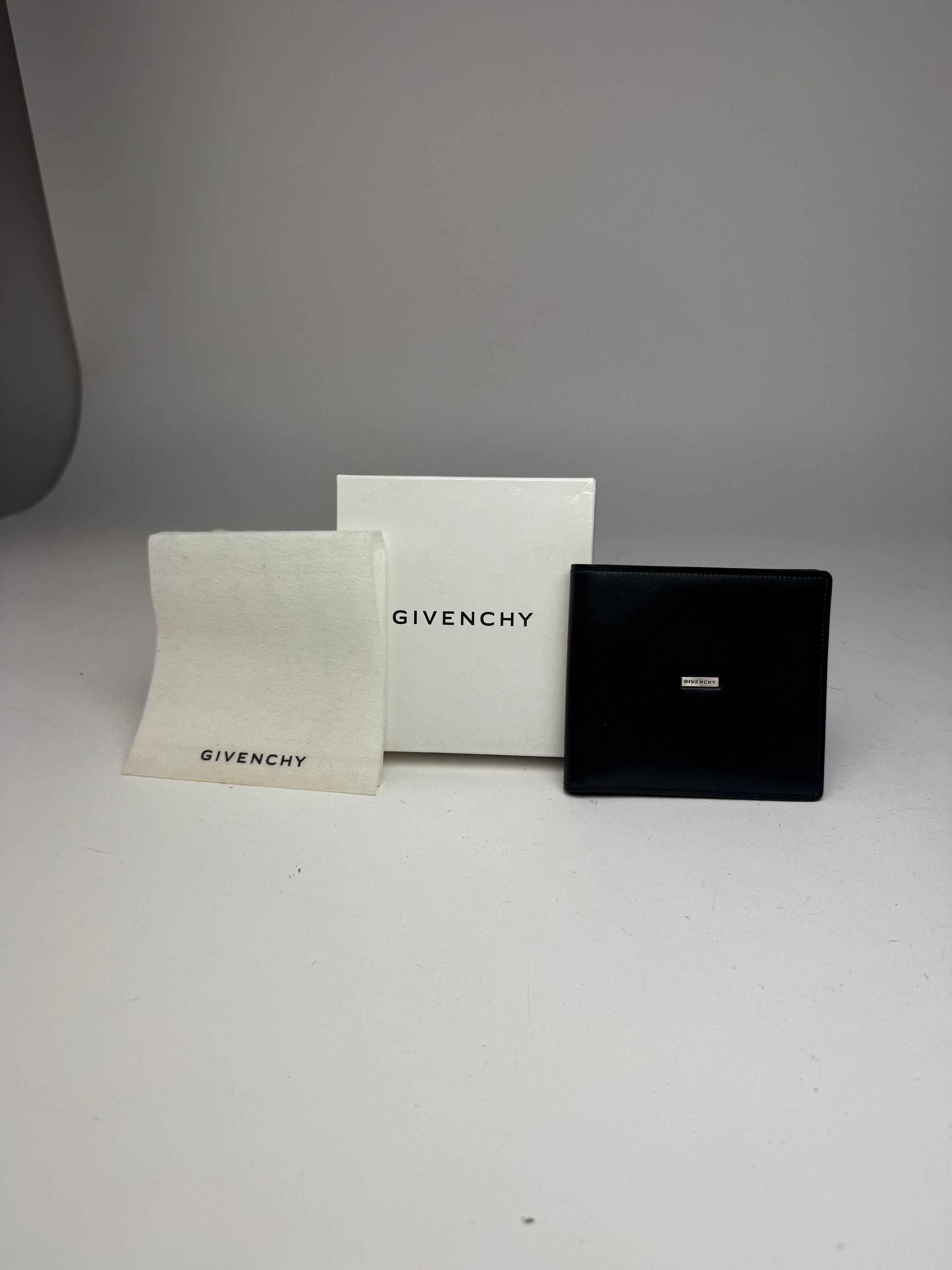 Givenchy Vintage Flapable Leather Card Holder / Wallet black Size ONE SIZE - 9 Thumbnail