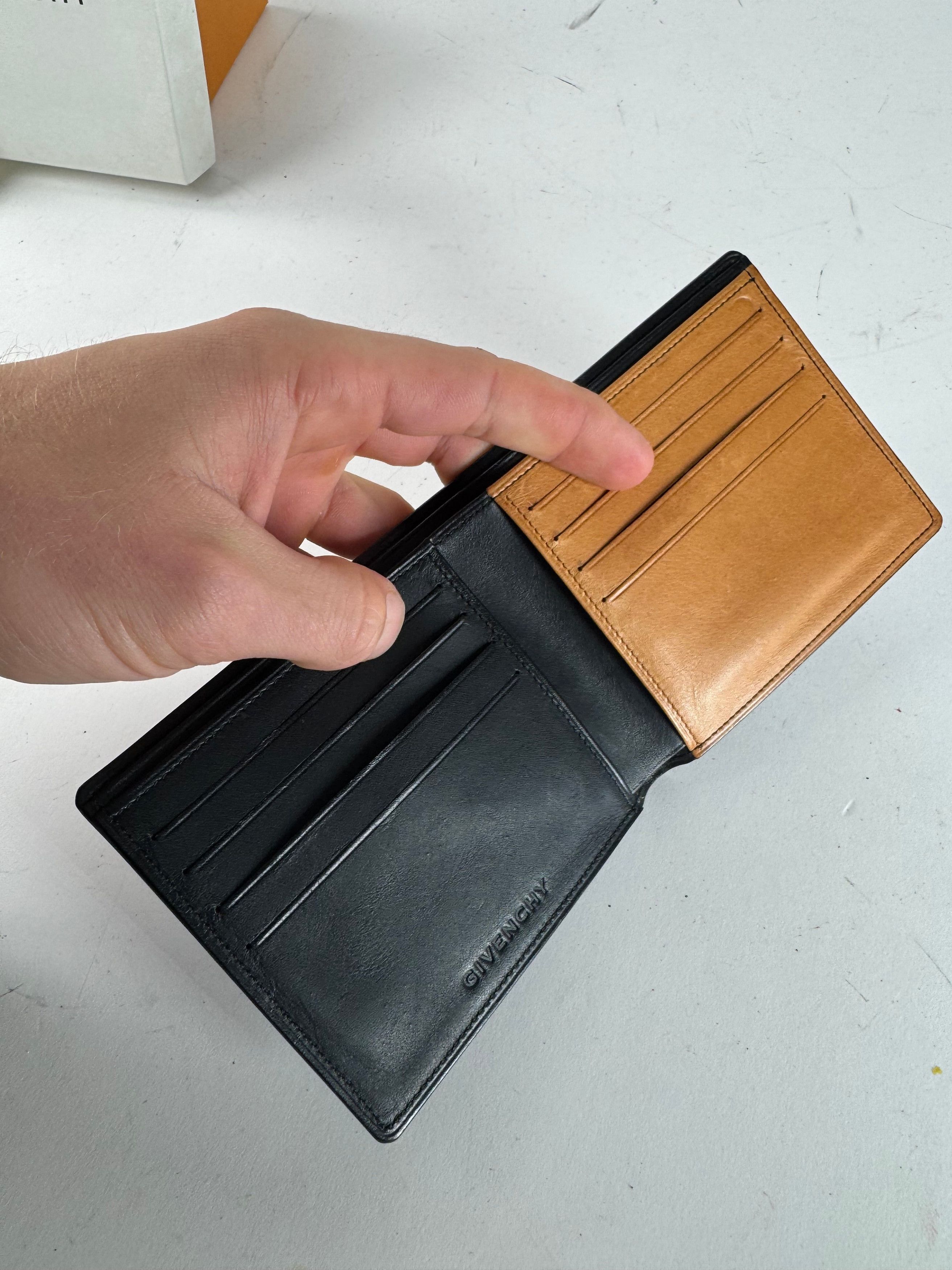 Givenchy Vintage Flapable Leather Card Holder / Wallet black Size ONE SIZE - 5 Thumbnail