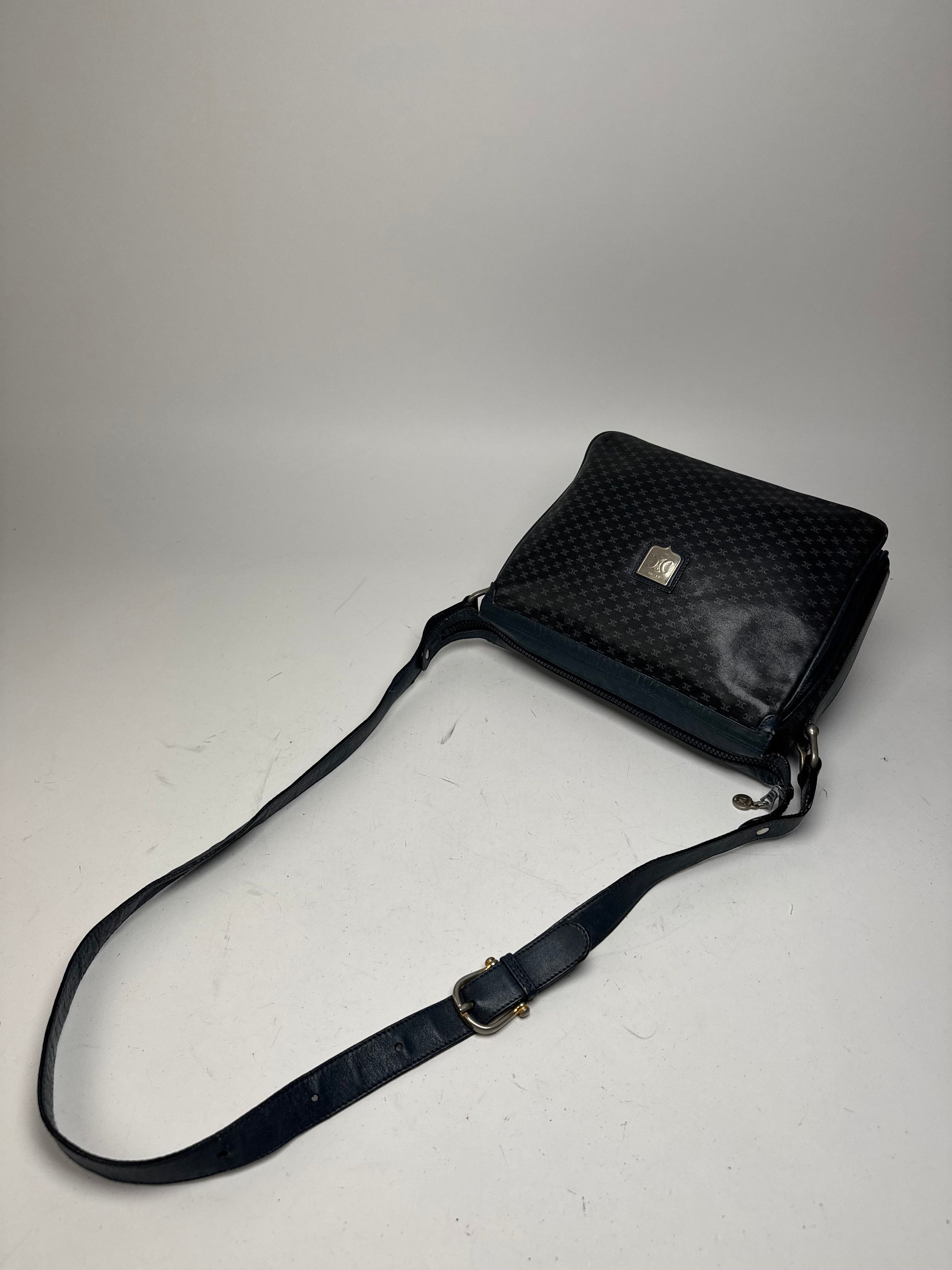 Celine Vintage Triomphe Monogram Leather Shoulder Bag navy Grey Size ONE SIZE - 8 Thumbnail