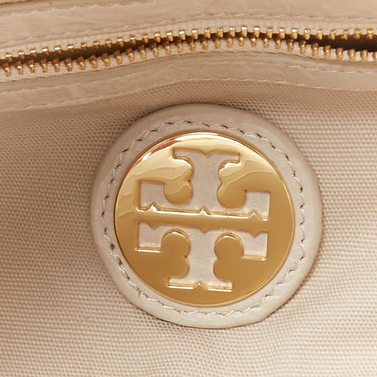 Tory Burch TORY BURCH white textured leather logo patch gold hardware A4 tote bag Size ONE SIZE - 10 Thumbnail