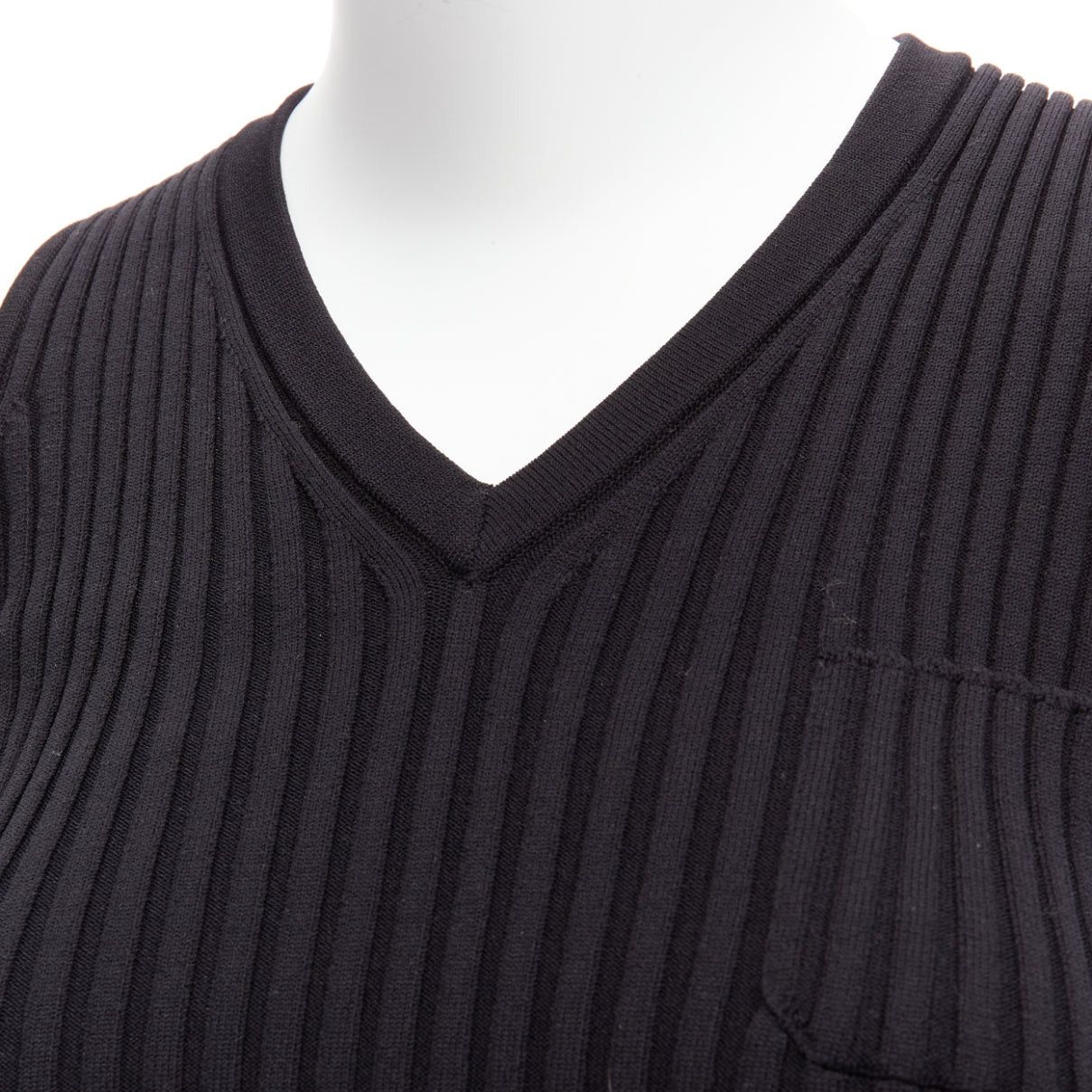Chanel CHANEL 01A gold CC logo charm black ribbed V neck cropped vest top FR38 M Size M / US 6-8 / IT 42-44 - 7 Thumbnail