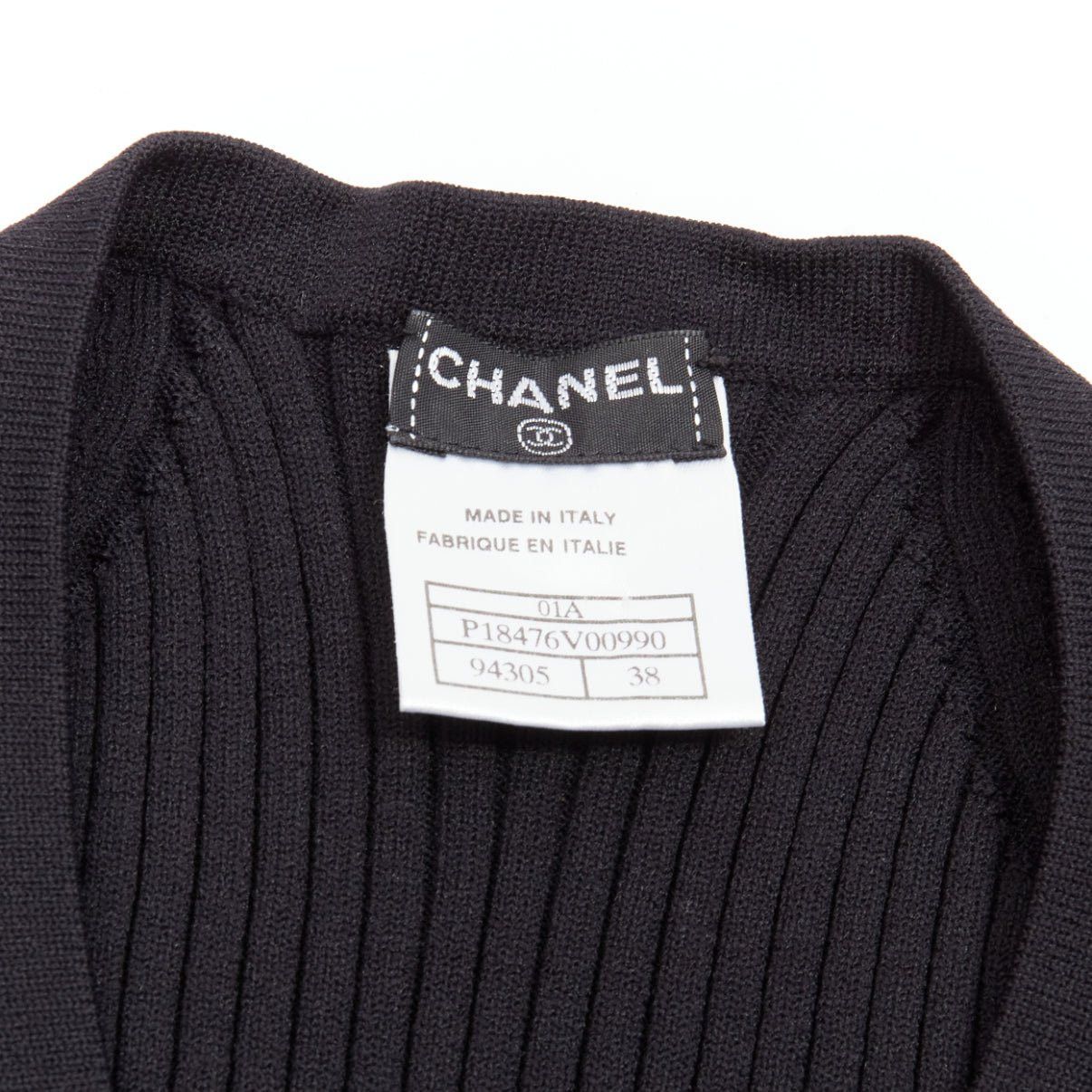 Chanel CHANEL 01A gold CC logo charm black ribbed V neck cropped vest top FR38 M Size M / US 6-8 / IT 42-44 - 9 Thumbnail