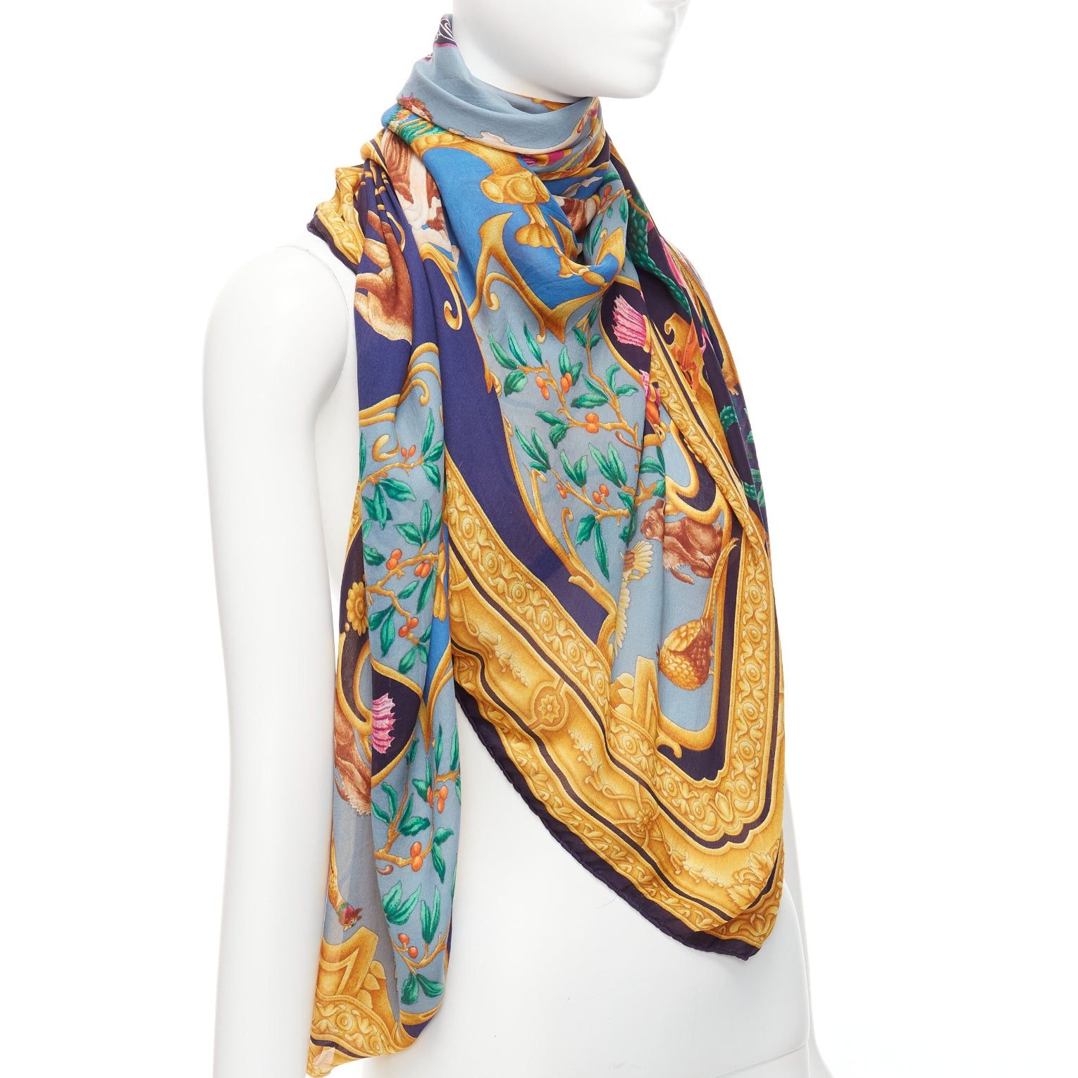 Gucci rare GUCCI Tom Ford Vintage Diana Legend Barocco motif silk square scarf Size ONE SIZE - 3 Thumbnail