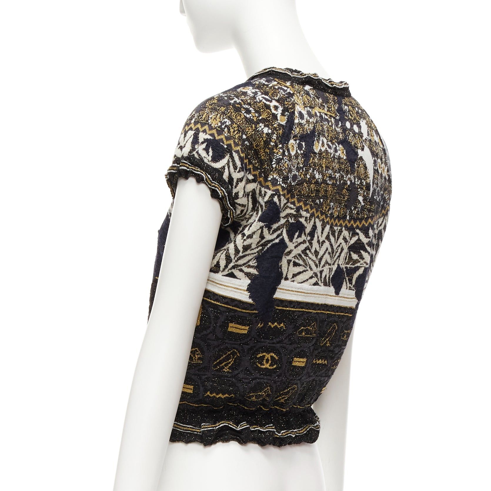Chanel CHANEL 2019 Runway black gold Egyptian Hieroglyphics CC logo cap sleeve sweater FR36 S Size S / US 4 / IT 40 - 6 Thumbnail