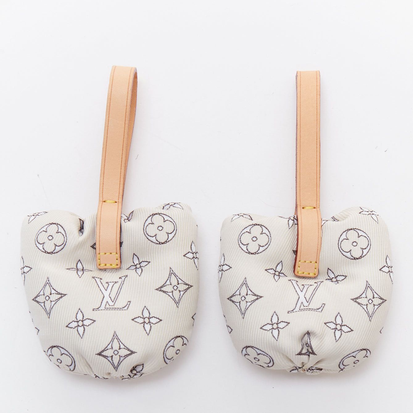 Louis Vuitton LOUIS VUITTON cream fabric LV monogram travel shoe horn Size ONE SIZE - 3 Thumbnail