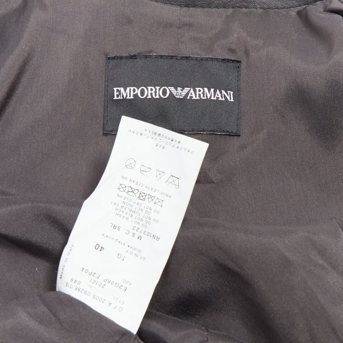 Emporio Armani EMPORIO ARMANI 2009 black lambskin grey embroidered scalloped trim crop jacket IT40 S Size S / US 4 / IT 40 - 9 Thumbnail