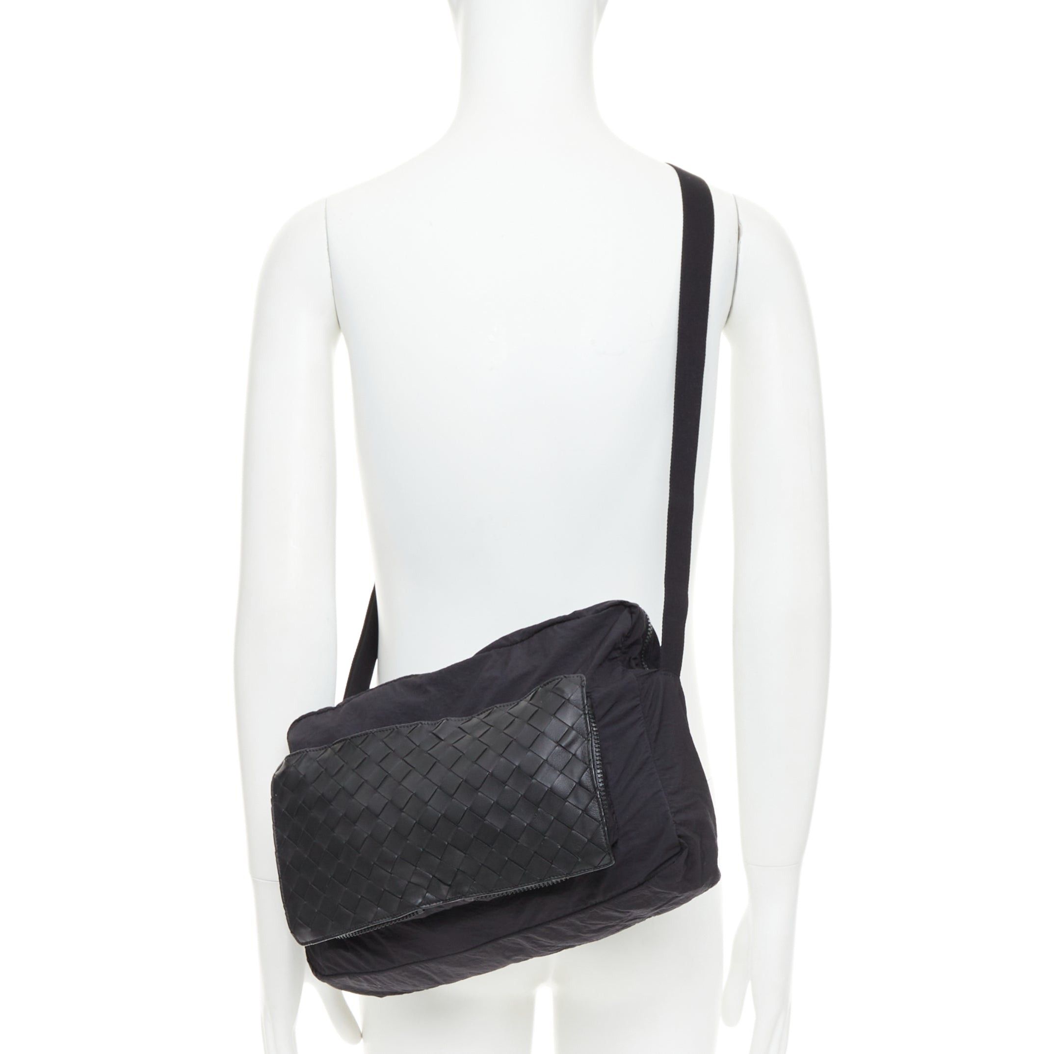 Bottega Veneta BOTTEGA VENETA Intrecciato Foldable black nylon woven leather messenger bag Size ONE SIZE - 2 Thumbnail