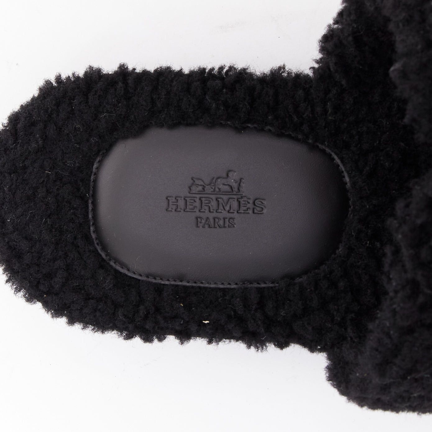 Hermes HERMES Oran black shearling H cut out flat block sandals EU41.5 Size US 11.5 / IT 41.5 - 9 Thumbnail