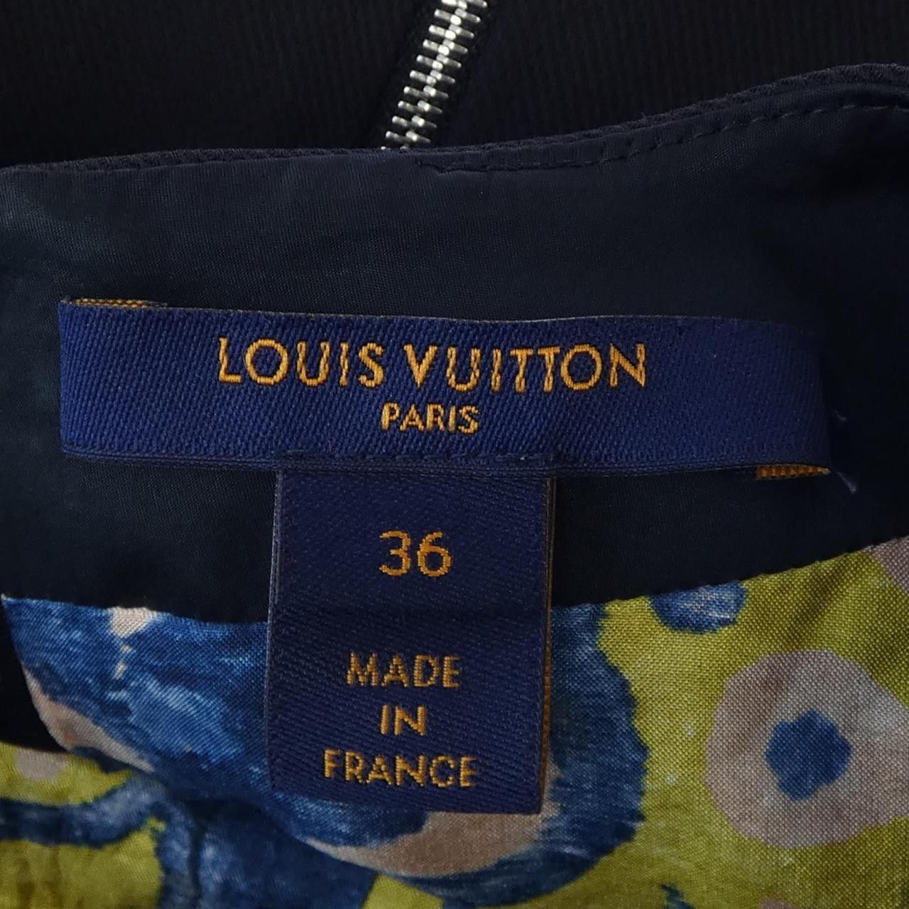 Louis Vuitton Louis Vuitton Louis Vuitton FFDR78HLO Dress Others Dresses FFDR78HLO DUTY FREE for USA Size ONE SIZE - 4 Thumbnail