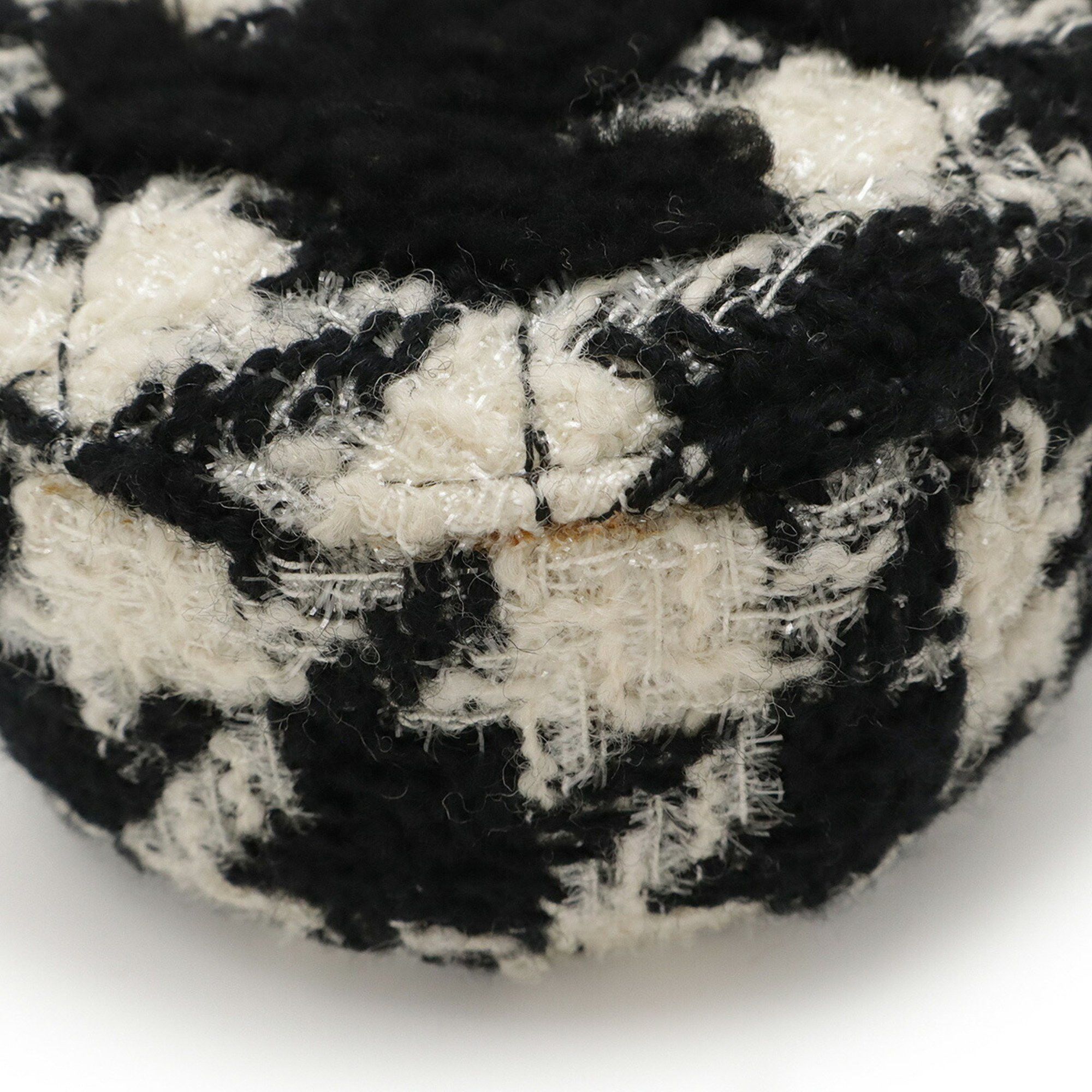Chanel CHANEL Round Chain Shoulder Pochette in Houndstooth Tweed with Boa, Ivory and Black, AP0986 Size ONE SIZE - 4 Thumbnail