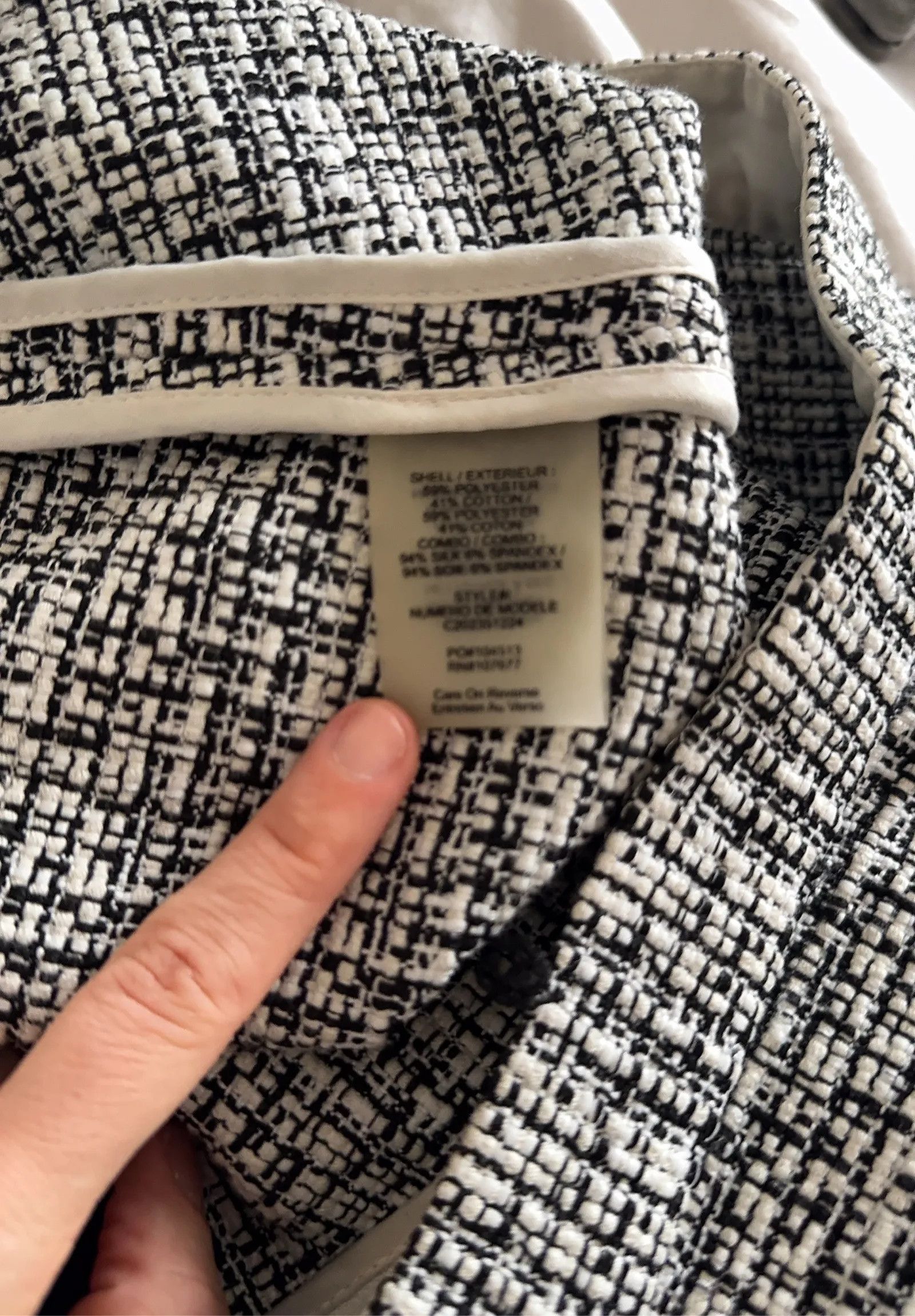 Alice + Olivia Alice & Olivia Skirt Size 25" / US 0 / IT 36 - 3 Thumbnail