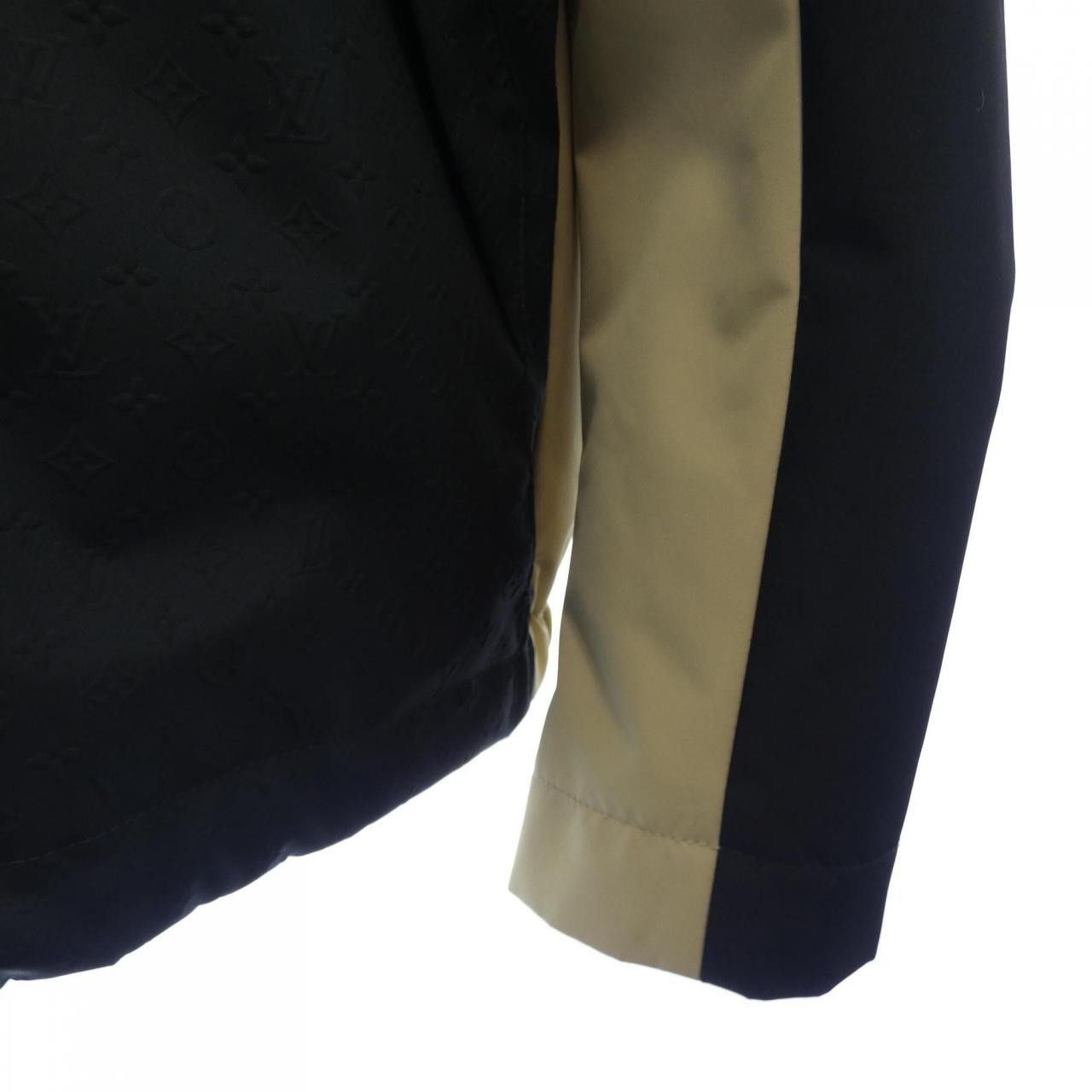 Louis Vuitton Louis Vuitton Louis Vuitton HPB16EZS0 Blouson Others Outerwear HPB16EZS0 DUTY FREE for USA Size ONE SIZE - 7 Thumbnail
