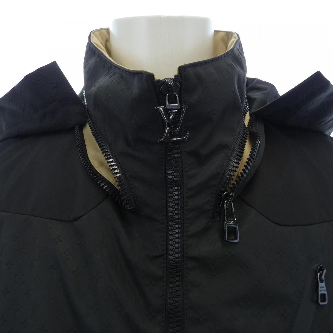 Louis Vuitton Louis Vuitton Louis Vuitton HPB16EZS0 Blouson Others Outerwear HPB16EZS0 DUTY FREE for USA Size ONE SIZE - 6 Thumbnail