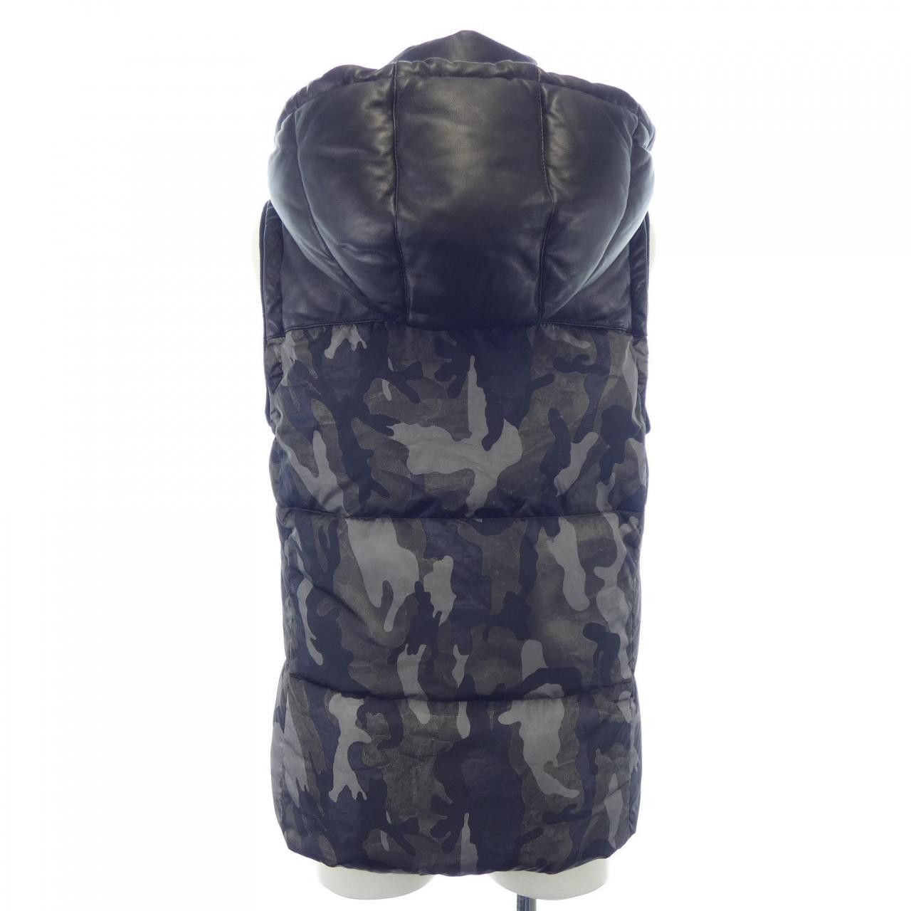 Other Other 1 piu 1 uguale 3 DUVETICA Down Vest Others Outerwear DUTY FREE for USA Size ONE SIZE - 2 Thumbnail