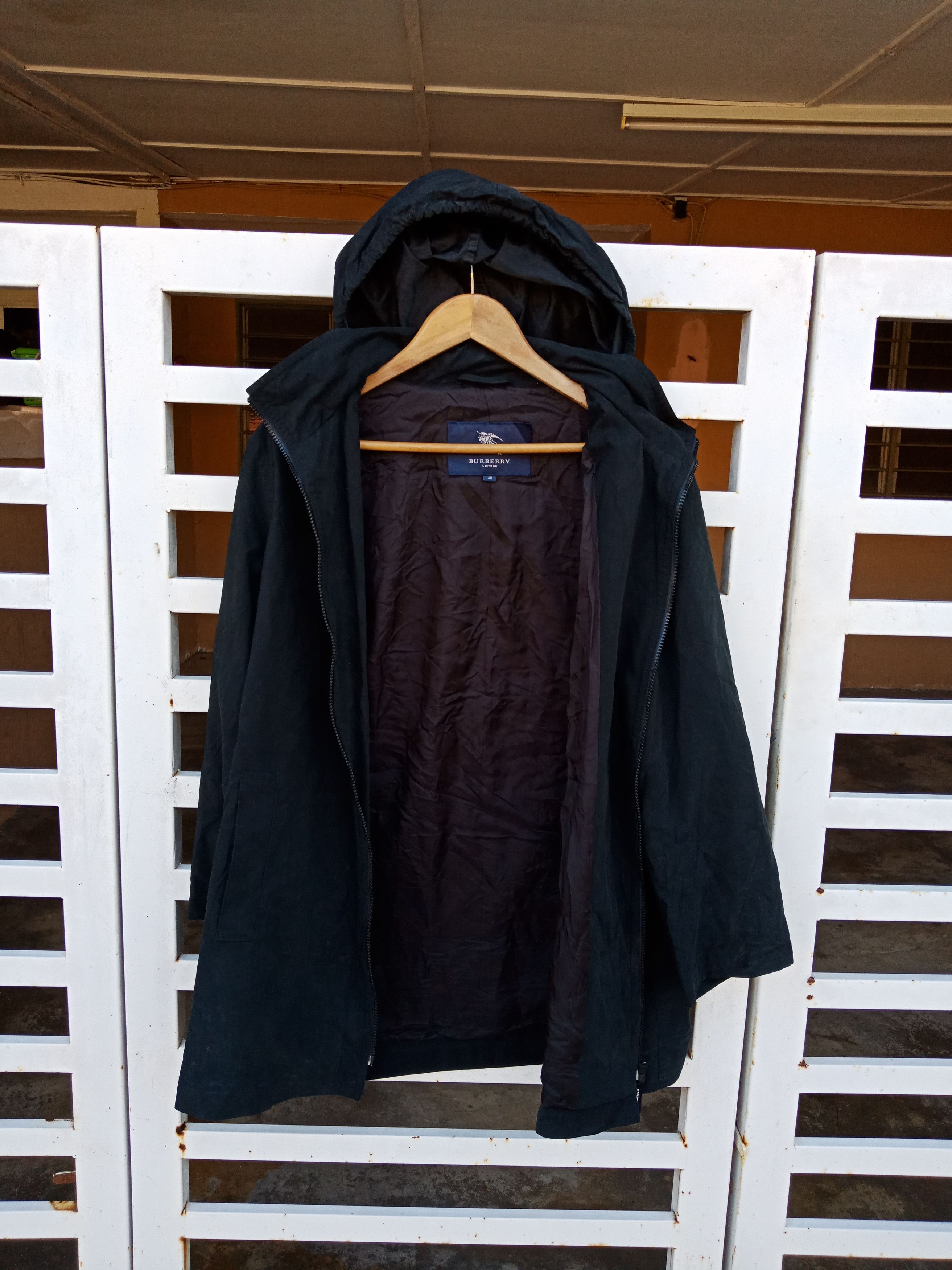 Burberry Luxury Burberry London Hood Light Jacket Size US L / EU 52-54 / 3 - 2 Thumbnail