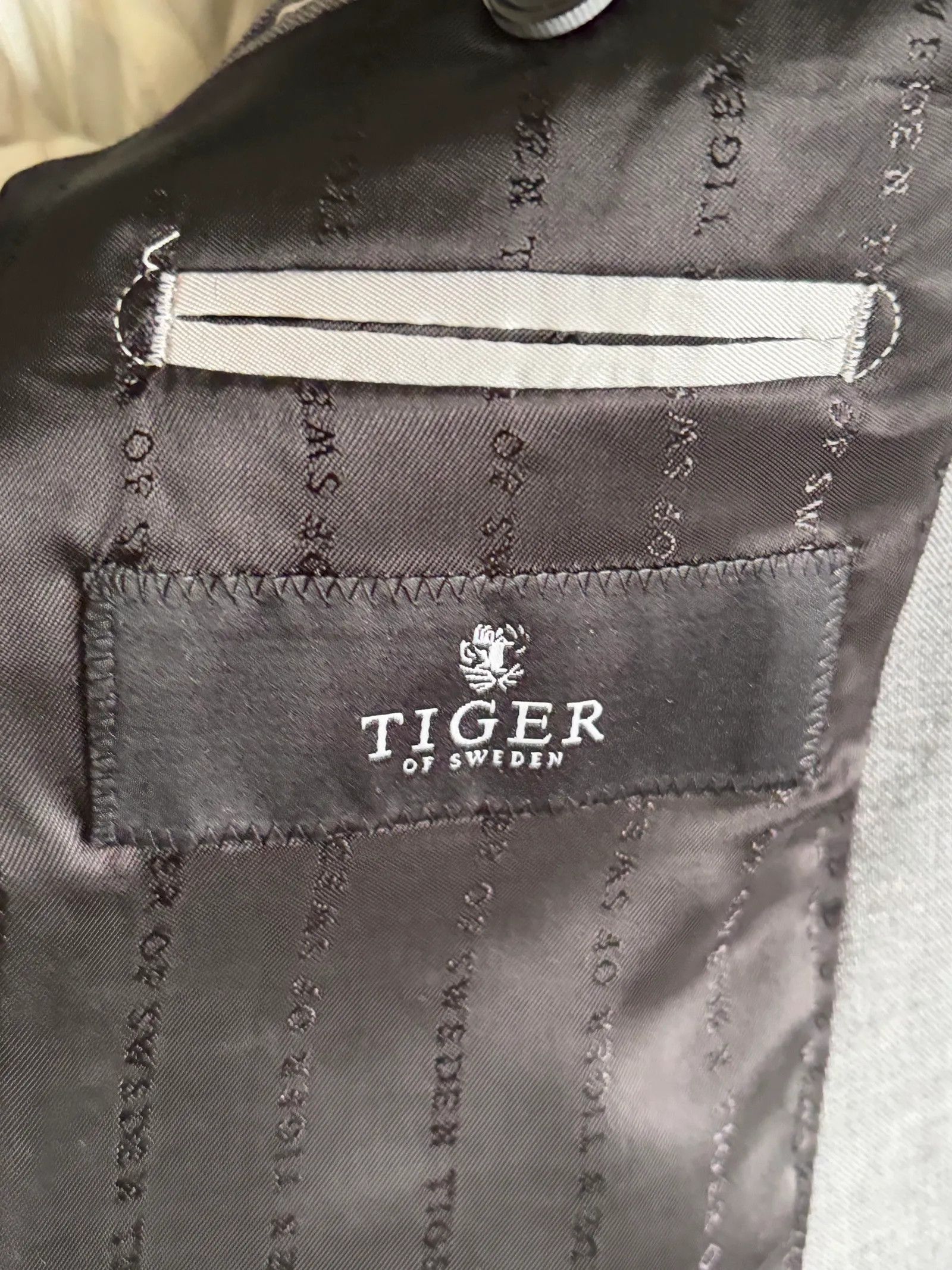 Tiger of Sweden Tiger of Sweden Nates Suit Size 38R - 2 Thumbnail