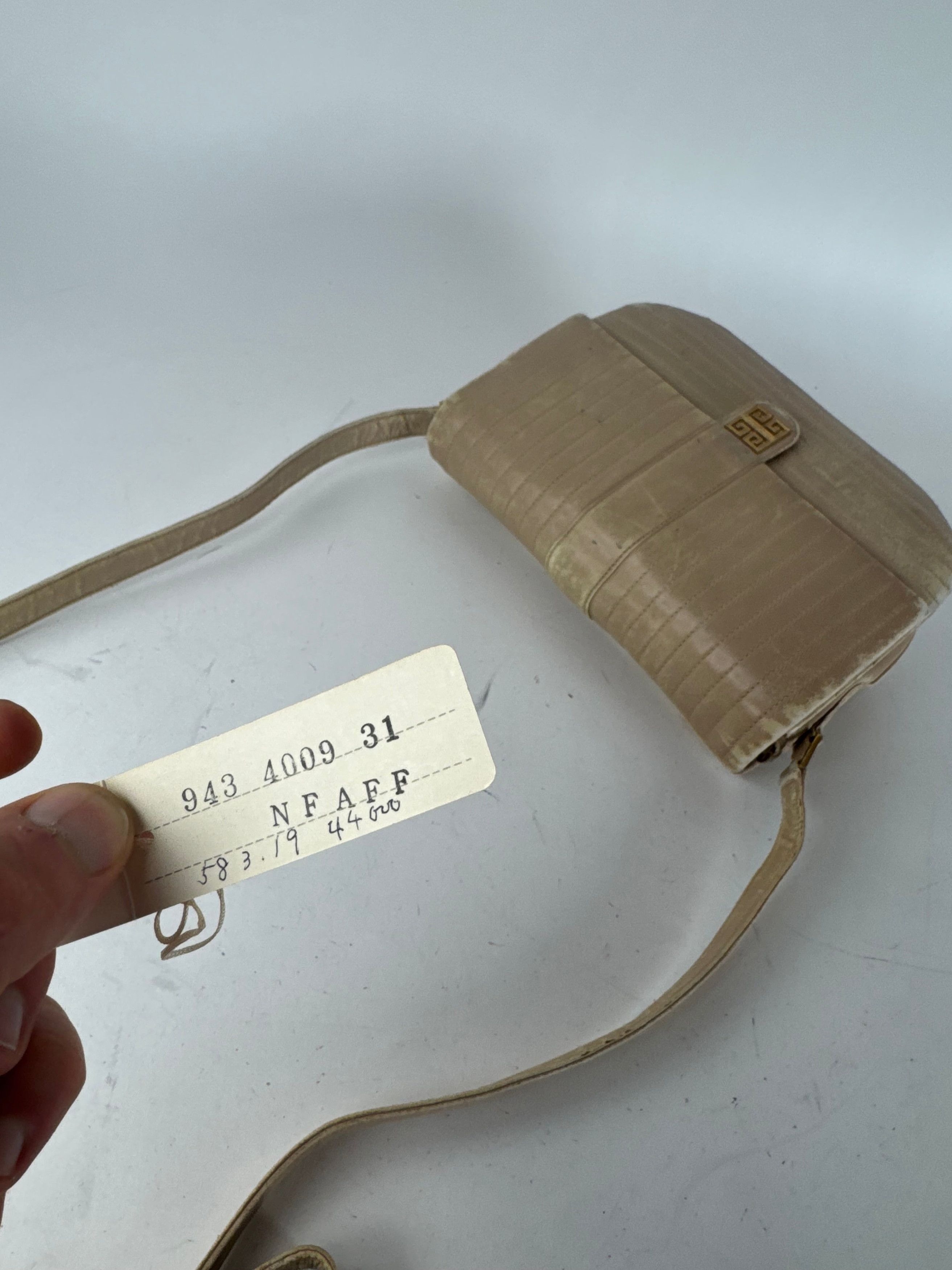Givenchy Vintage Crossbody Leather bag beige Size ONE SIZE - 11 Thumbnail