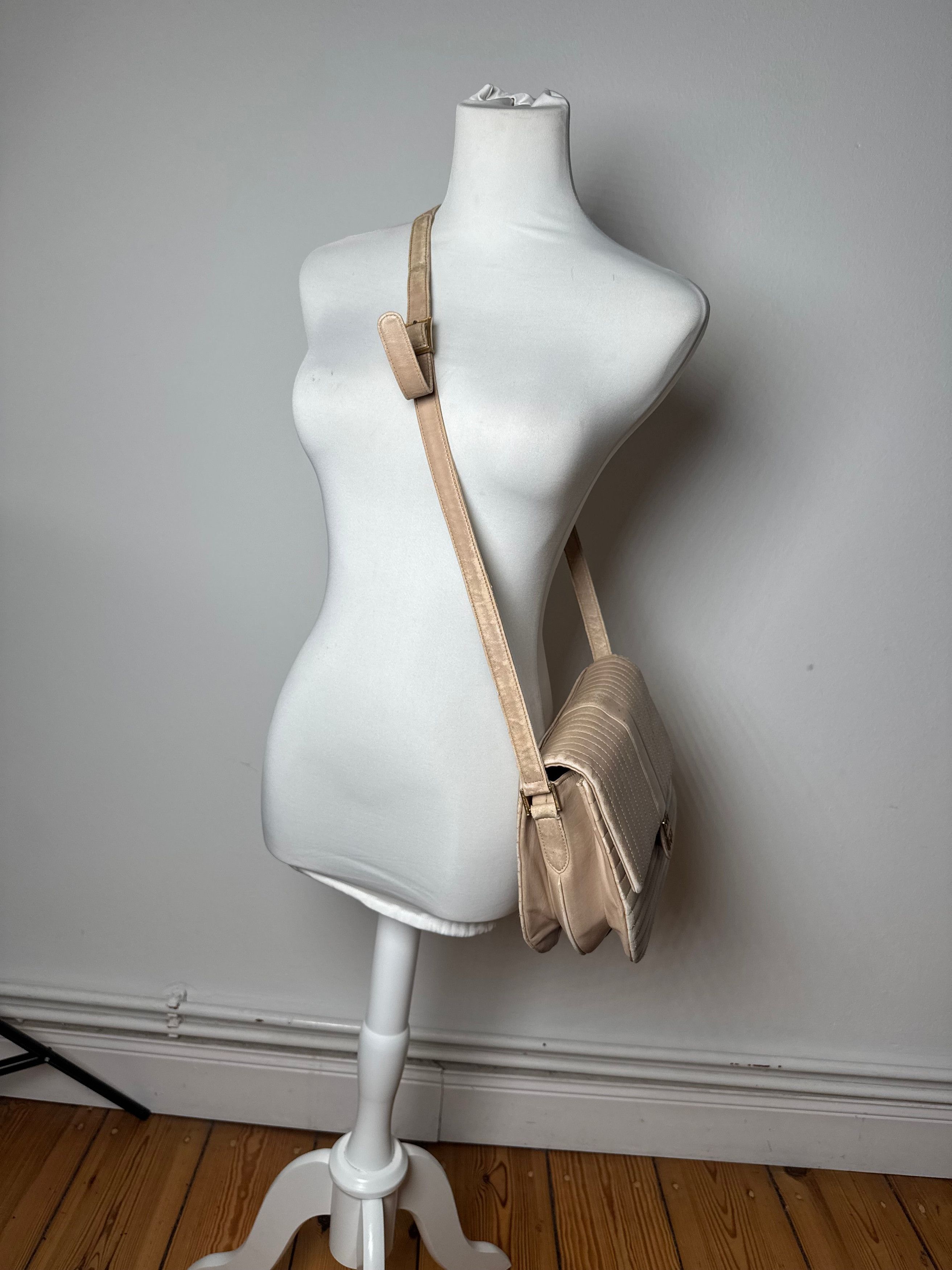 Givenchy Vintage Crossbody Leather bag beige Size ONE SIZE - 8 Thumbnail