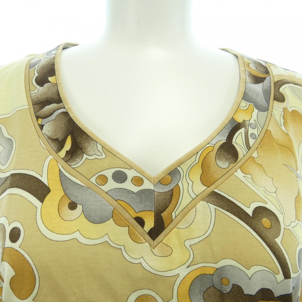 Other Other Leonard Fashion Top Others Tops DUTY FREE for USA Size ONE SIZE - 5 Thumbnail
