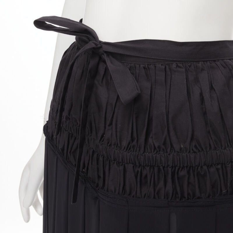 Comme des Garcons vintage COMME DES GARCONS 2001 black red floral embroidered peplum crin skirt M Size 28" / US 6 / IT 42 - 8 Thumbnail