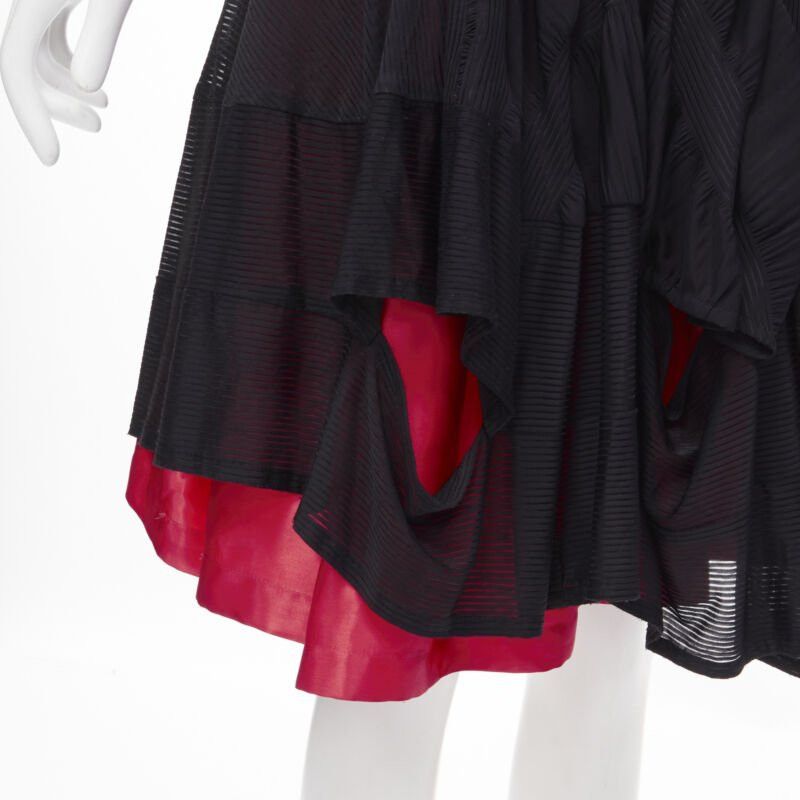 Comme des Garcons vintage COMME DES GARCONS 1980's black red shirred ruffle layered flared skirt S Size 27" / US 4 / IT 40 - 7 Thumbnail