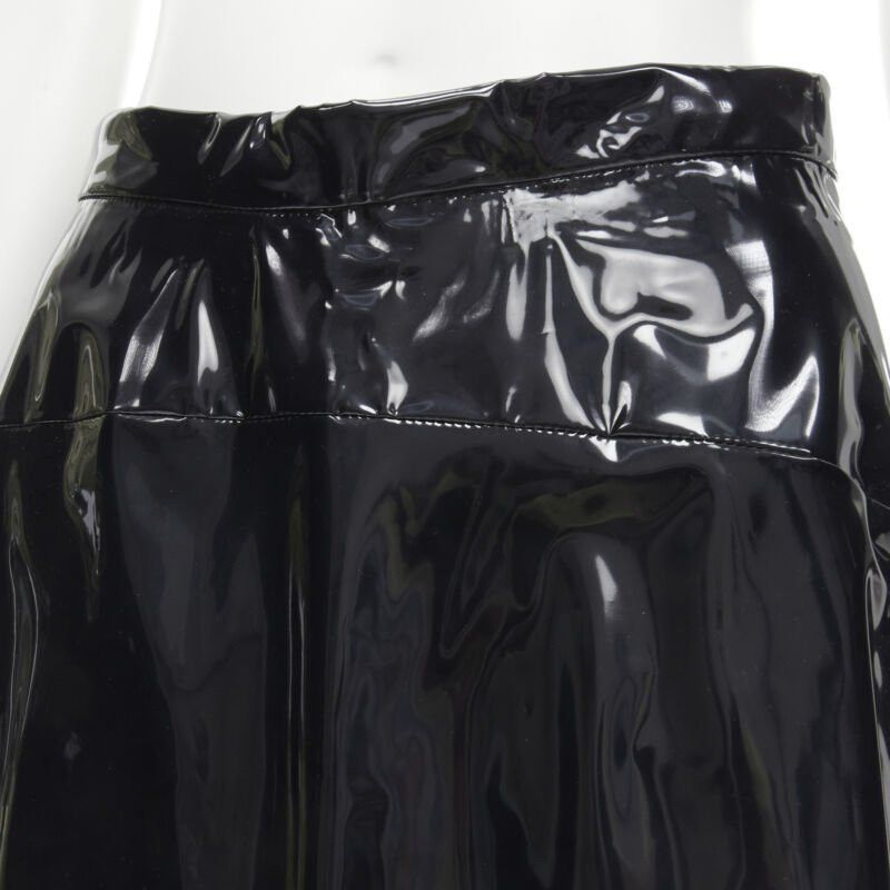 Comme des Garcons COMME DES GARCONS 1991 black vinyl plastic bias cut A-lined flared skirt L Size 30" / US 8 / IT 44 - 2 Thumbnail