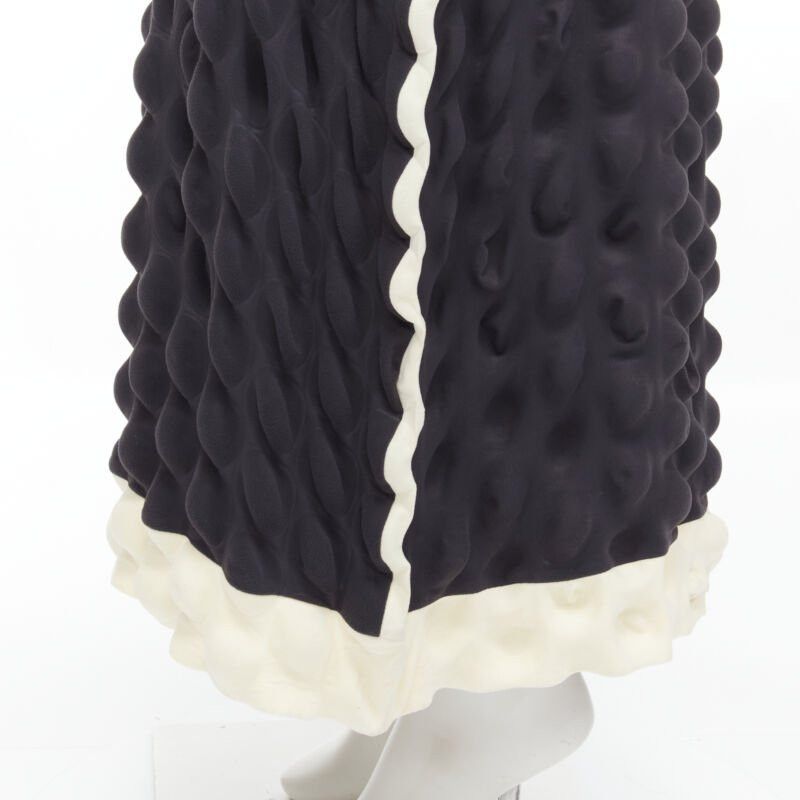 Issey Miyake ISSEY MIYAKE 2000 Vintage Runway Egg Carton black white cloque hooded dress L Size L / US 10 / IT 46 - 9 Thumbnail
