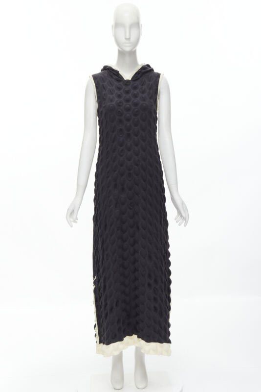 Issey Miyake ISSEY MIYAKE 2000 Vintage Runway Egg Carton black white cloque hooded dress L Size L / US 10 / IT 46 - 12 Thumbnail