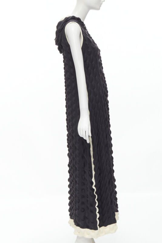 Issey Miyake ISSEY MIYAKE 2000 Vintage Runway Egg Carton black white cloque hooded dress L Size L / US 10 / IT 46 - 4 Thumbnail