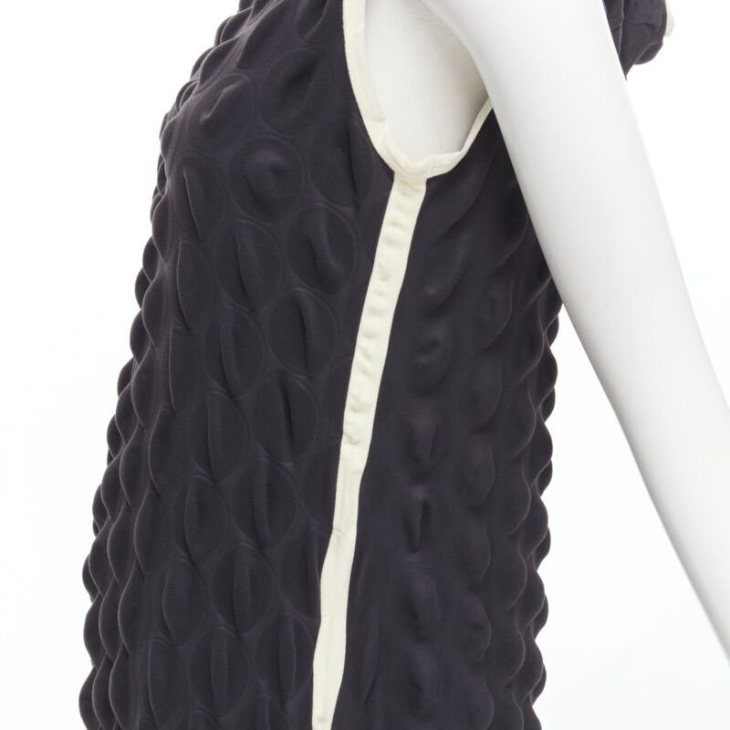 Issey Miyake ISSEY MIYAKE 2000 Vintage Runway Egg Carton black white cloque hooded dress L Size L / US 10 / IT 46 - 8 Thumbnail