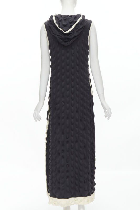 Issey Miyake ISSEY MIYAKE 2000 Vintage Runway Egg Carton black white cloque hooded dress L Size L / US 10 / IT 46 - 5 Thumbnail