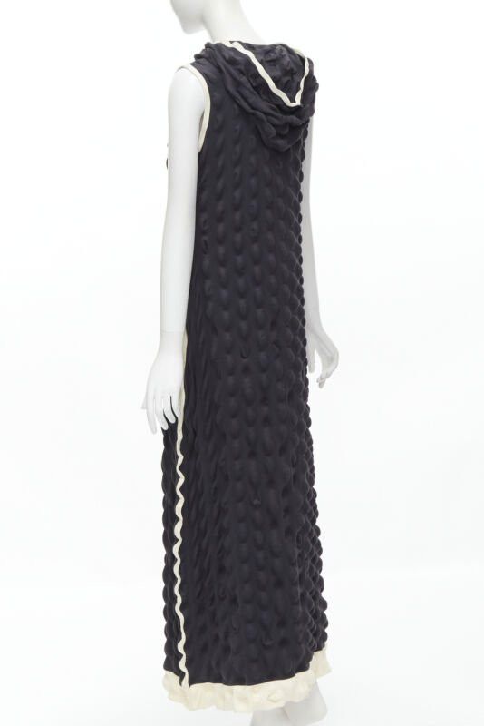 Issey Miyake ISSEY MIYAKE 2000 Vintage Runway Egg Carton black white cloque hooded dress L Size L / US 10 / IT 46 - 6 Thumbnail