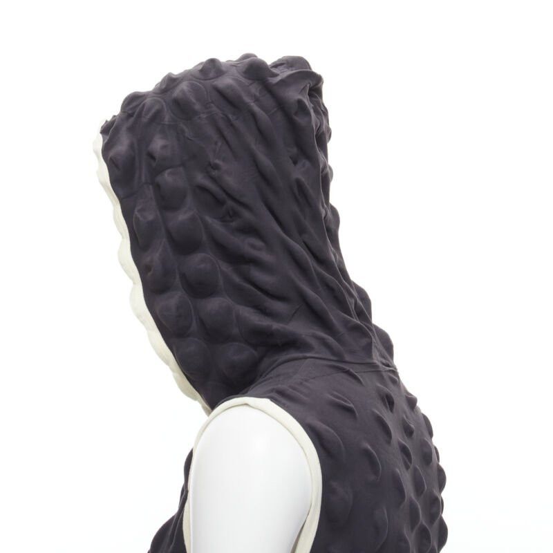 Issey Miyake ISSEY MIYAKE 2000 Vintage Runway Egg Carton black white cloque hooded dress L Size L / US 10 / IT 46 - 7 Thumbnail