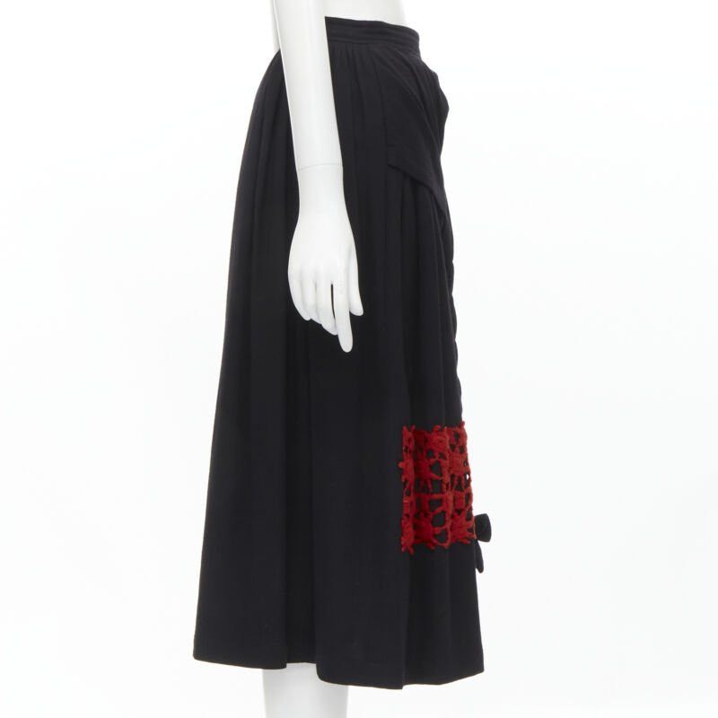 Comme des Garcons COMME DES GARCONS Vintage 1988 black wool braid red lattice embroidery skirt M Size 28" / US 6 / IT 42 - 4 Thumbnail
