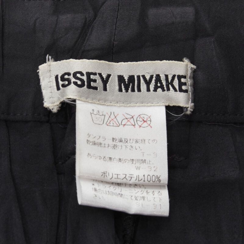 Issey Miyake ISSEY MIYAKE Vintage black lacquered coating pleated mini skirt M Rare Size 28" / US 6 / IT 42 - 9 Thumbnail