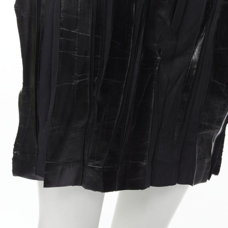 Issey Miyake ISSEY MIYAKE Vintage black lacquered coating pleated mini skirt M Rare Size 28" / US 6 / IT 42 - 8 Thumbnail